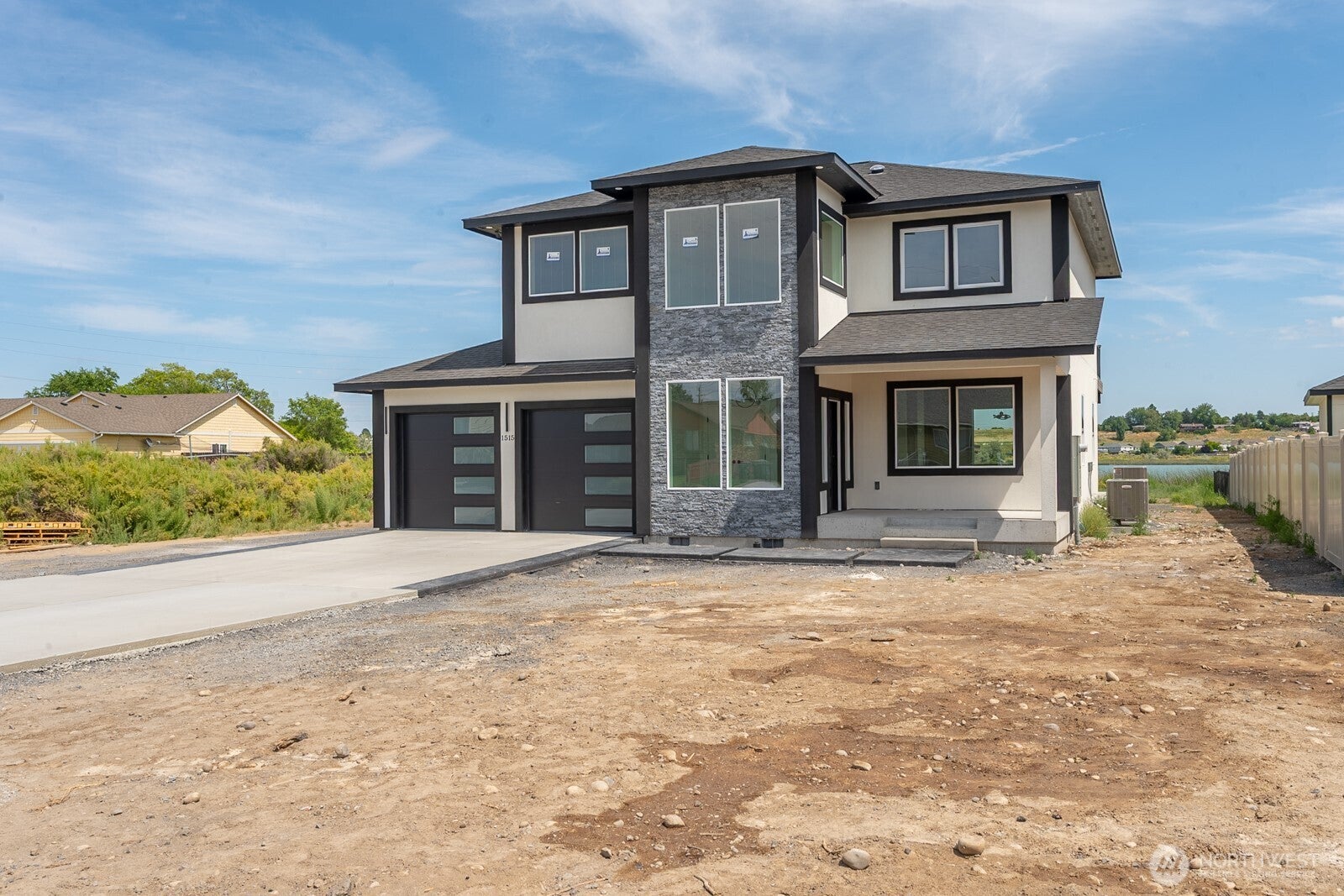 Moses Lake, Washington, 98837, United States, 4 Bedrooms Bedrooms, ,4 BathroomsBathrooms,Residential,Active,1886784