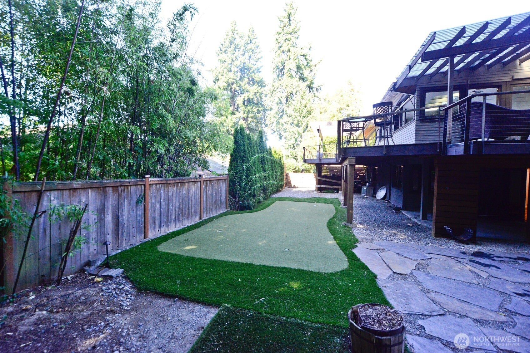 Kirkland, Washington, 98033, United States, 3 Bedrooms Bedrooms, ,3 BathroomsBathrooms,Residential,Active,1945839