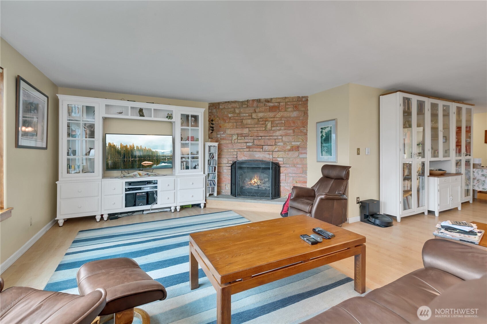 Kent, Washington, 98042, United States, 4 Bedrooms Bedrooms, ,4 BathroomsBathrooms,Residential,Active,1999176