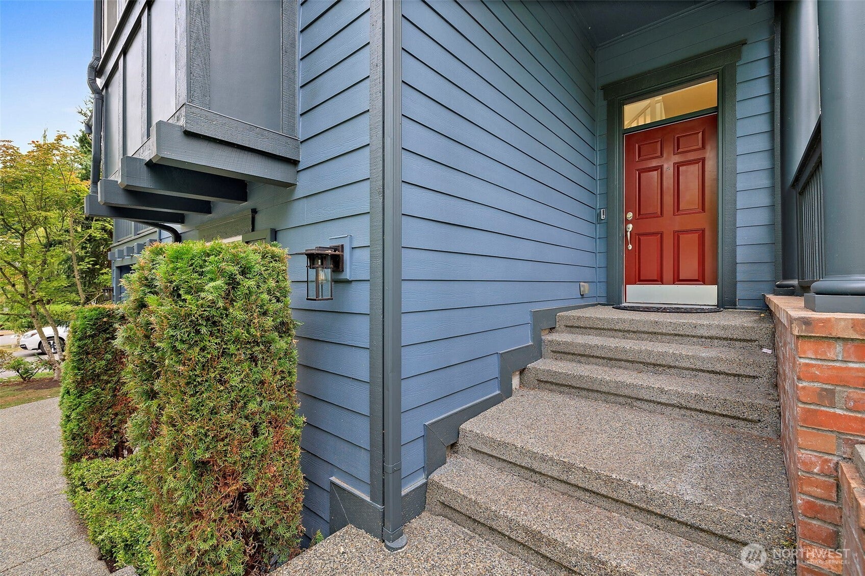 Snoqualmie, Washington, 98065, United States, 4 Bedrooms Bedrooms, ,4 BathroomsBathrooms,Residential,Pending,2009402