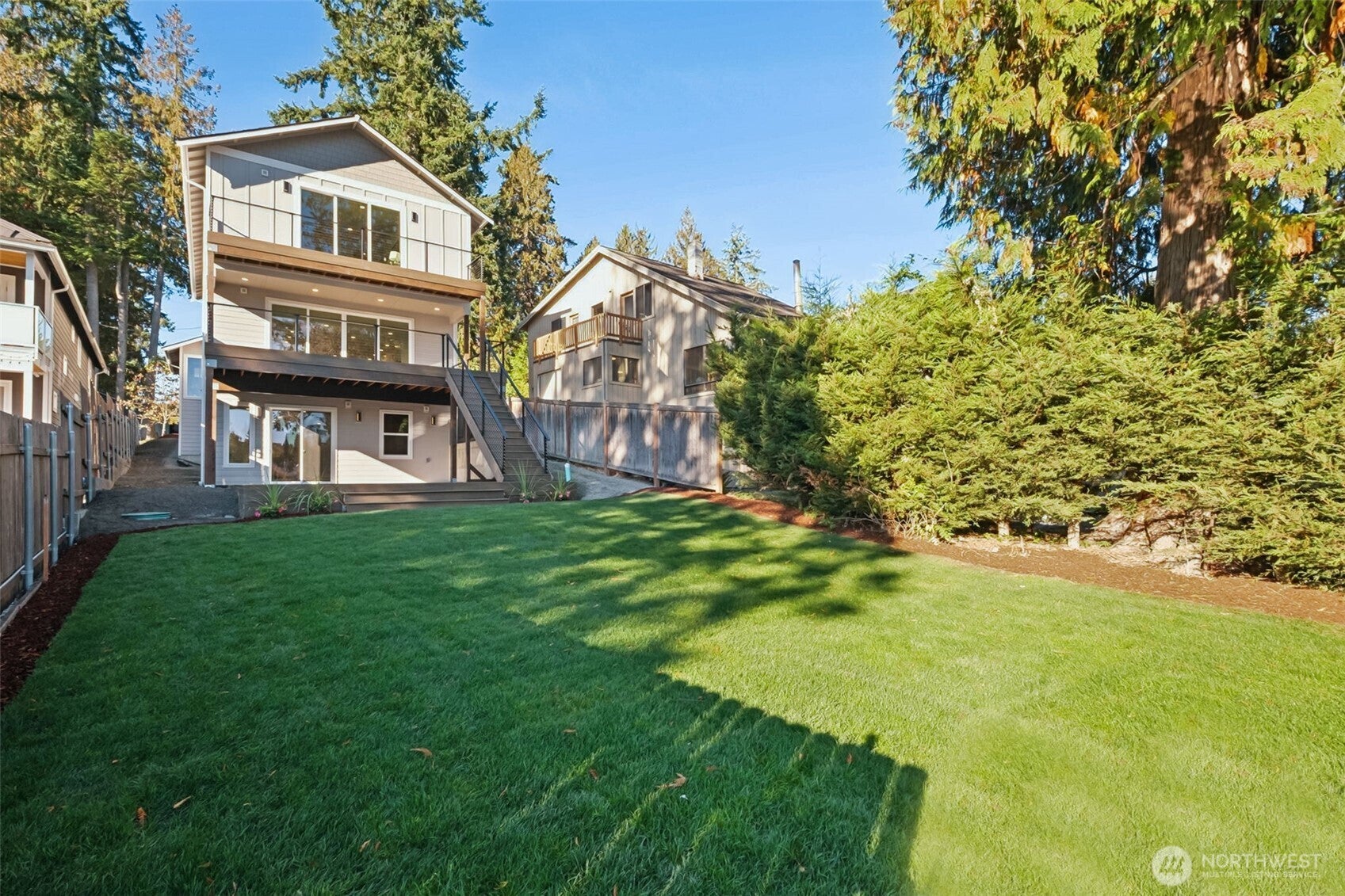 Maple Valley, Washington, 98038, United States, 4 Bedrooms Bedrooms, ,4 BathroomsBathrooms,Residential,Active,1965803