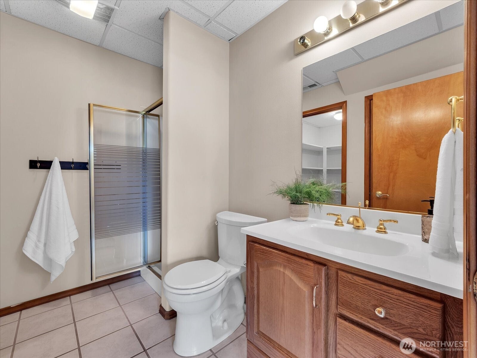 Mukilteo, Washington, 98275, United States, 5 Bedrooms Bedrooms, ,4 BathroomsBathrooms,Residential,Active,1943790