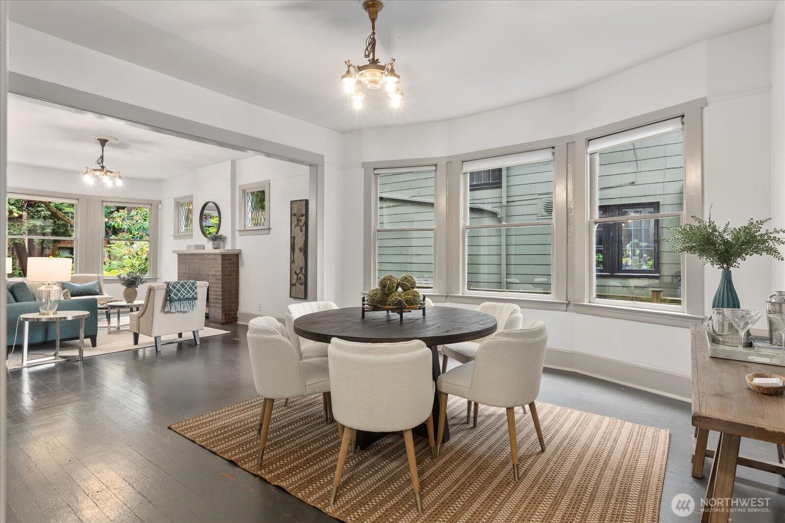Seattle, Washington, 98102, United States, 4 Bedrooms Bedrooms, ,2 BathroomsBathrooms,Residential,Active,1905356