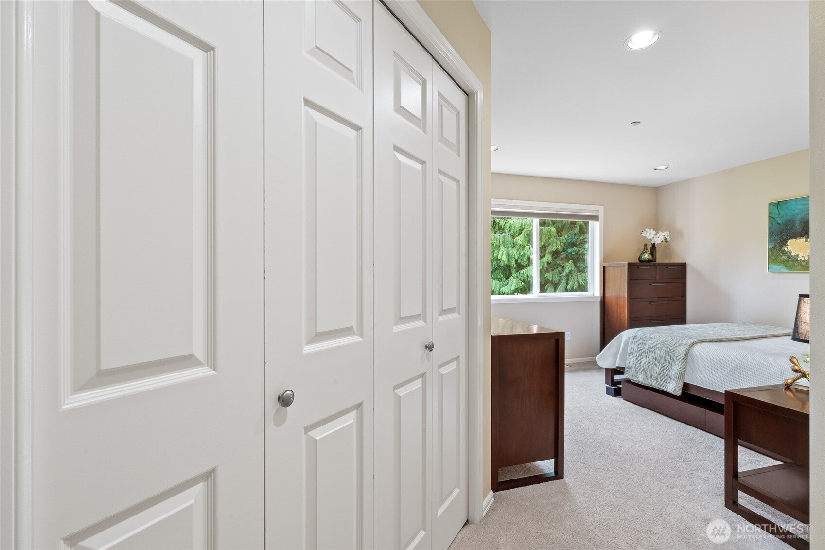 Issaquah, Washington, 98027, United States, 4 Bedrooms Bedrooms, ,2 BathroomsBathrooms,Residential,Active,1914844