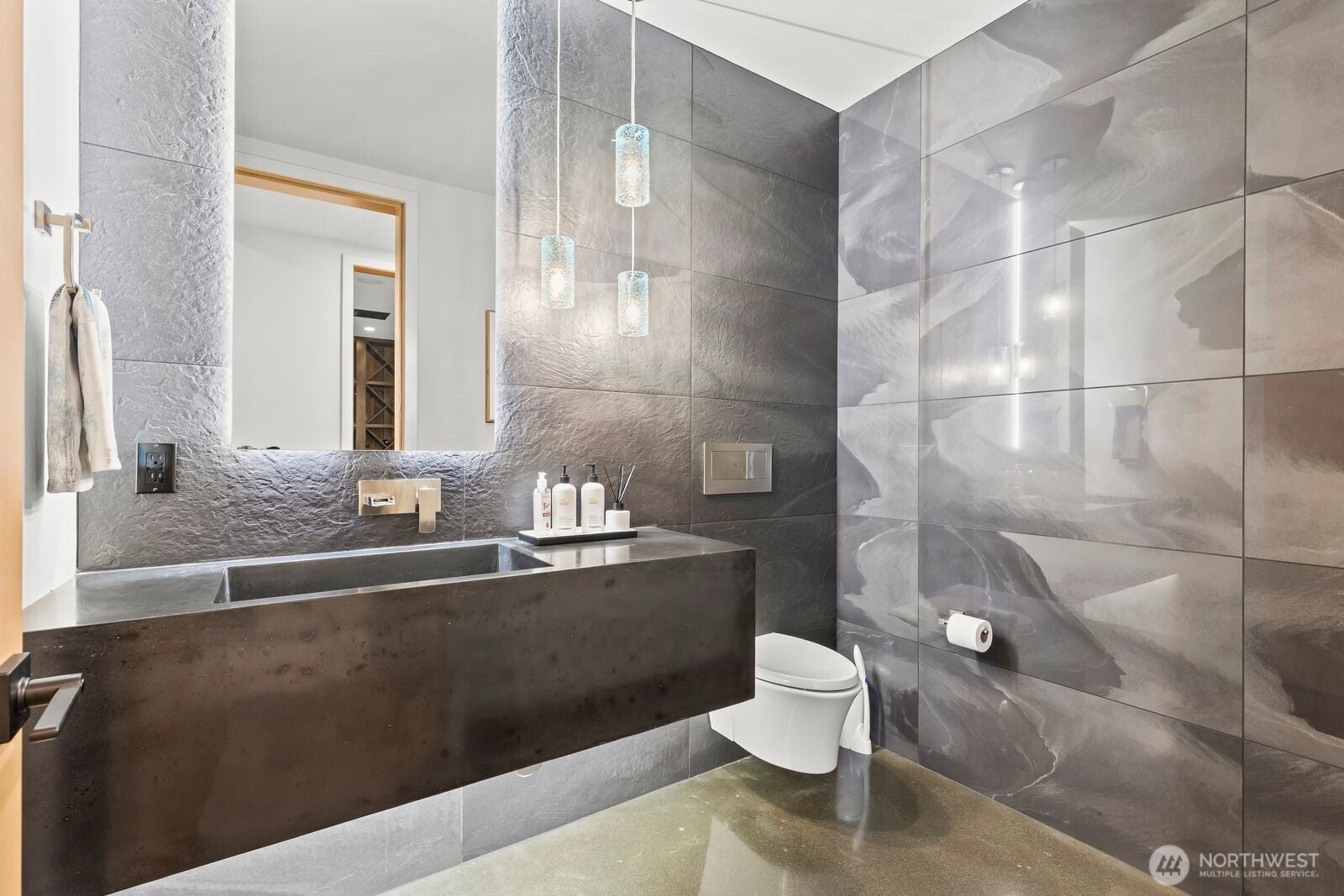 Yakima, Washington, 98908, United States, 1 Bedroom Bedrooms, ,1 BathroomBathrooms,Residential,Active,2013908