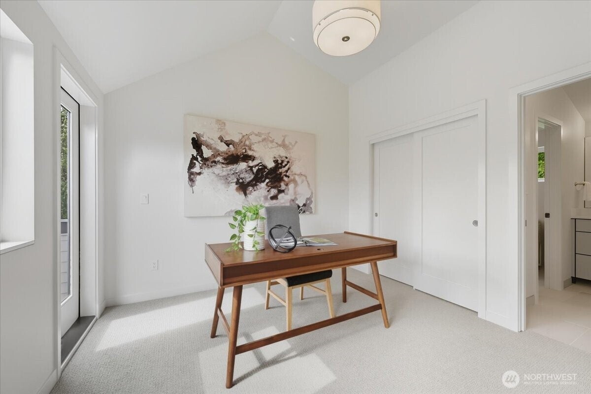 Seattle, Washington, 98125, United States, 4 Bedrooms Bedrooms, ,4 BathroomsBathrooms,Residential,Active,1943816