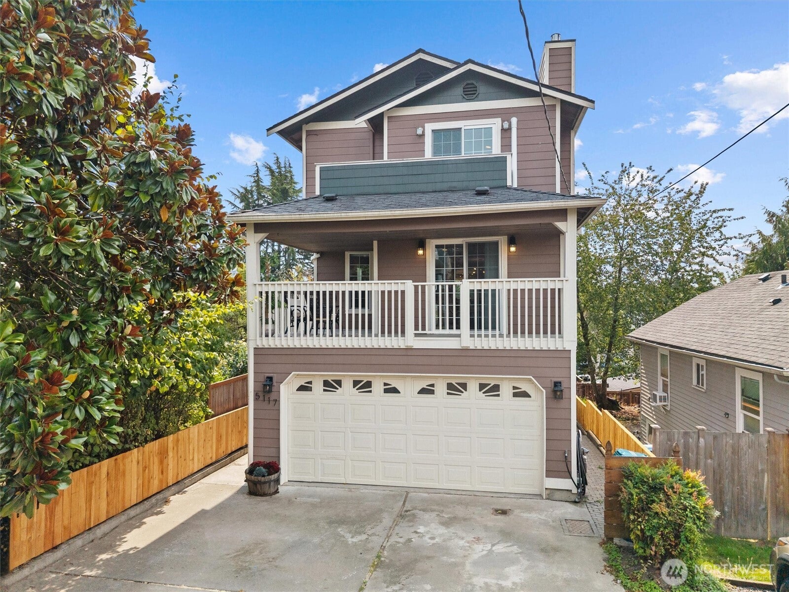 Seattle, Washington, 98118, United States, 4 Bedrooms Bedrooms, ,4 BathroomsBathrooms,Residential,Active,1941394