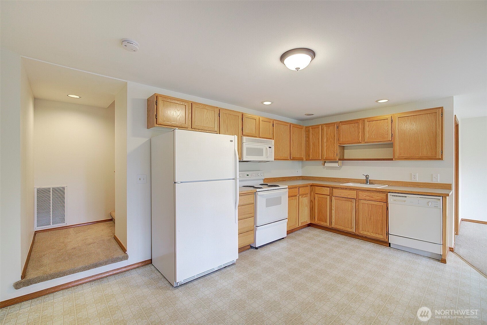 Sammamish, Washington, 98074, United States, 4 Bedrooms Bedrooms, ,4 BathroomsBathrooms,Residential,Active,1909838