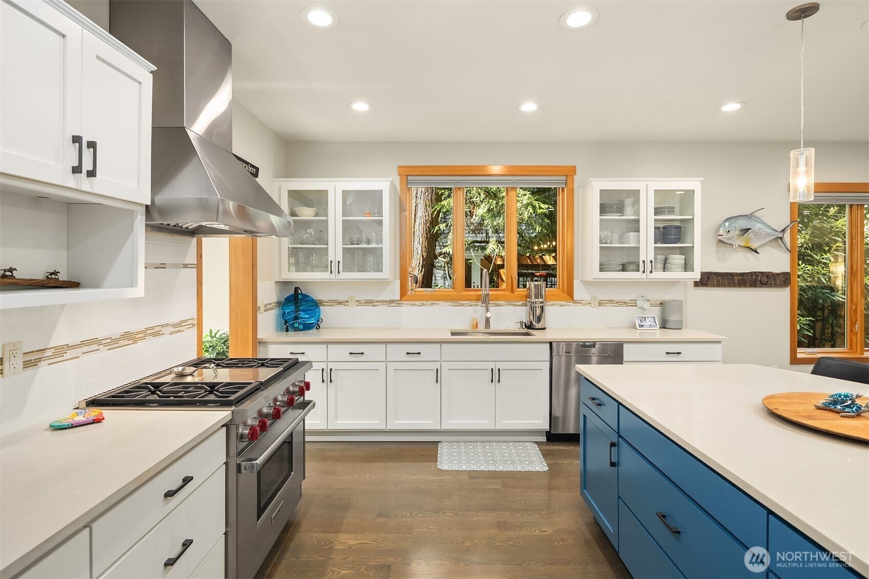 Kirkland, Washington, 98033, United States, 4 Bedrooms Bedrooms, ,3 BathroomsBathrooms,Residential,Active,1943757
