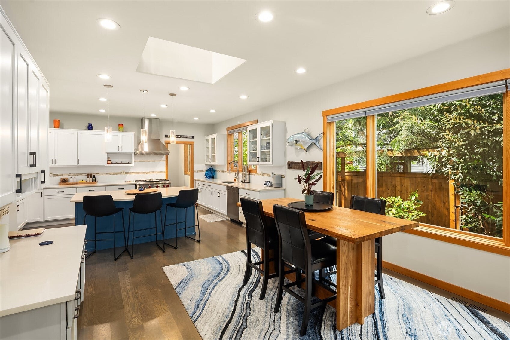 Kirkland, Washington, 98033, United States, 4 Bedrooms Bedrooms, ,3 BathroomsBathrooms,Residential,Active,1943757