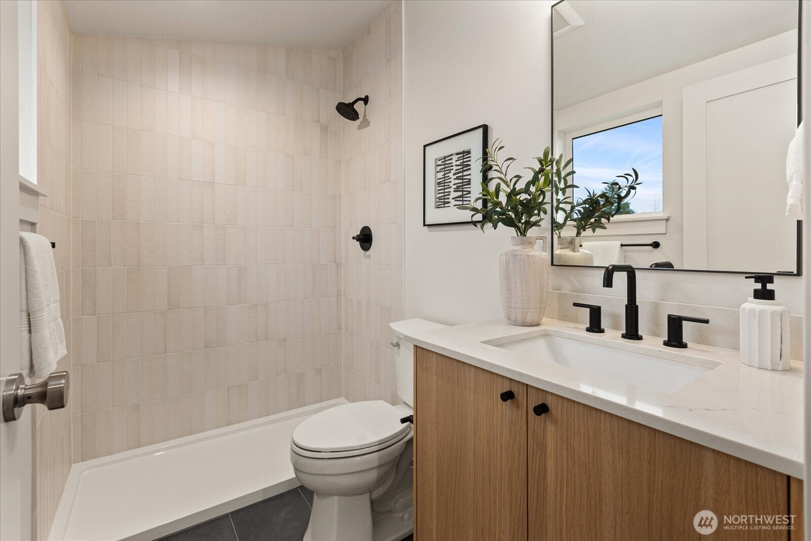 Seattle, Washington, 98107, United States, 4 Bedrooms Bedrooms, ,4 BathroomsBathrooms,Residential,Active,2008283