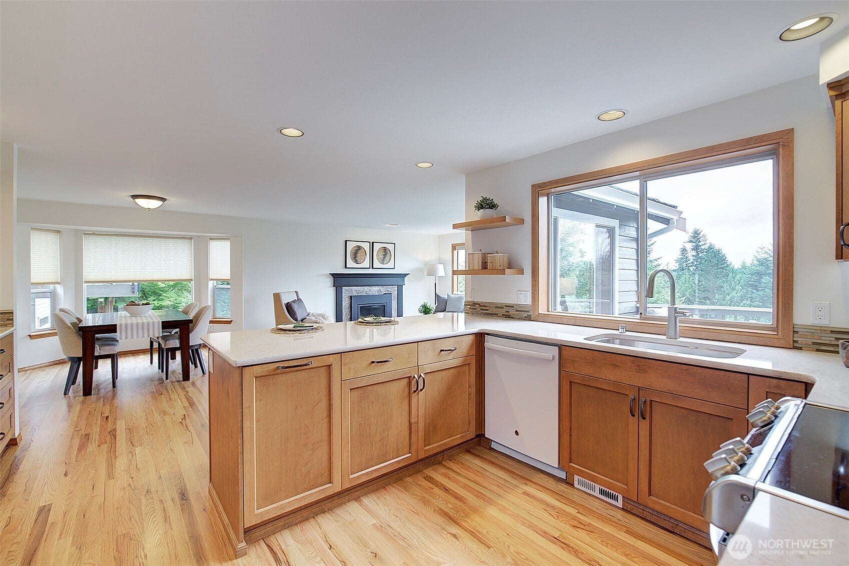 Sammamish, Washington, 98074, United States, 4 Bedrooms Bedrooms, ,4 BathroomsBathrooms,Residential,Active,1909838