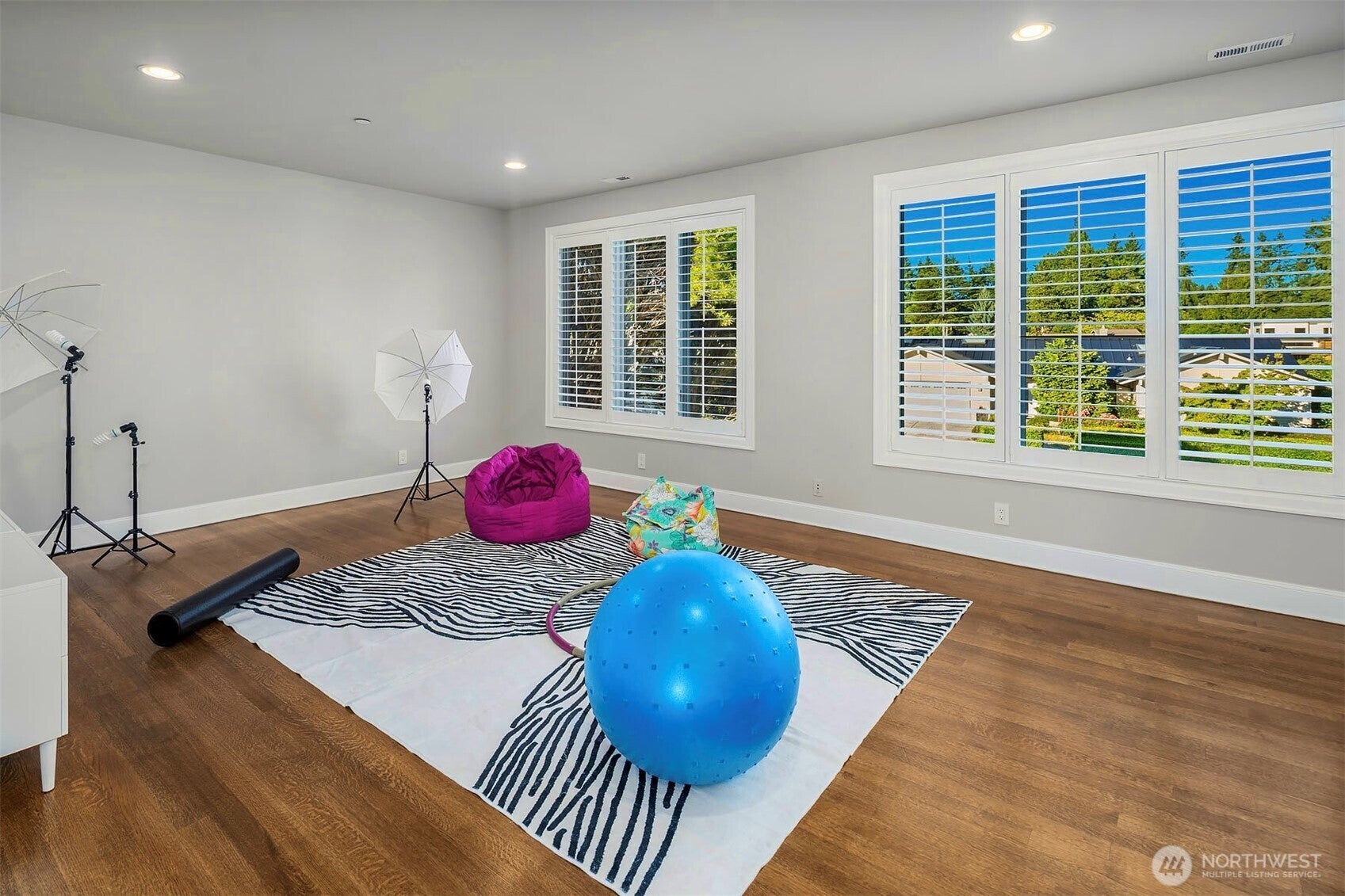 Bellevue, Washington, 98006, United States, 5 Bedrooms Bedrooms, ,8 BathroomsBathrooms,Residential,Active,2001350