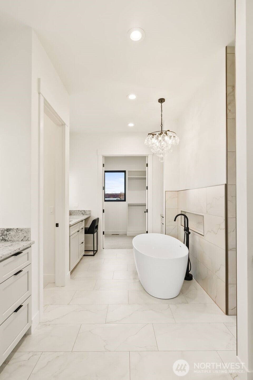 Yakima, Washington, 98908, United States, 4 Bedrooms Bedrooms, ,4 BathroomsBathrooms,Residential,Active,1993975