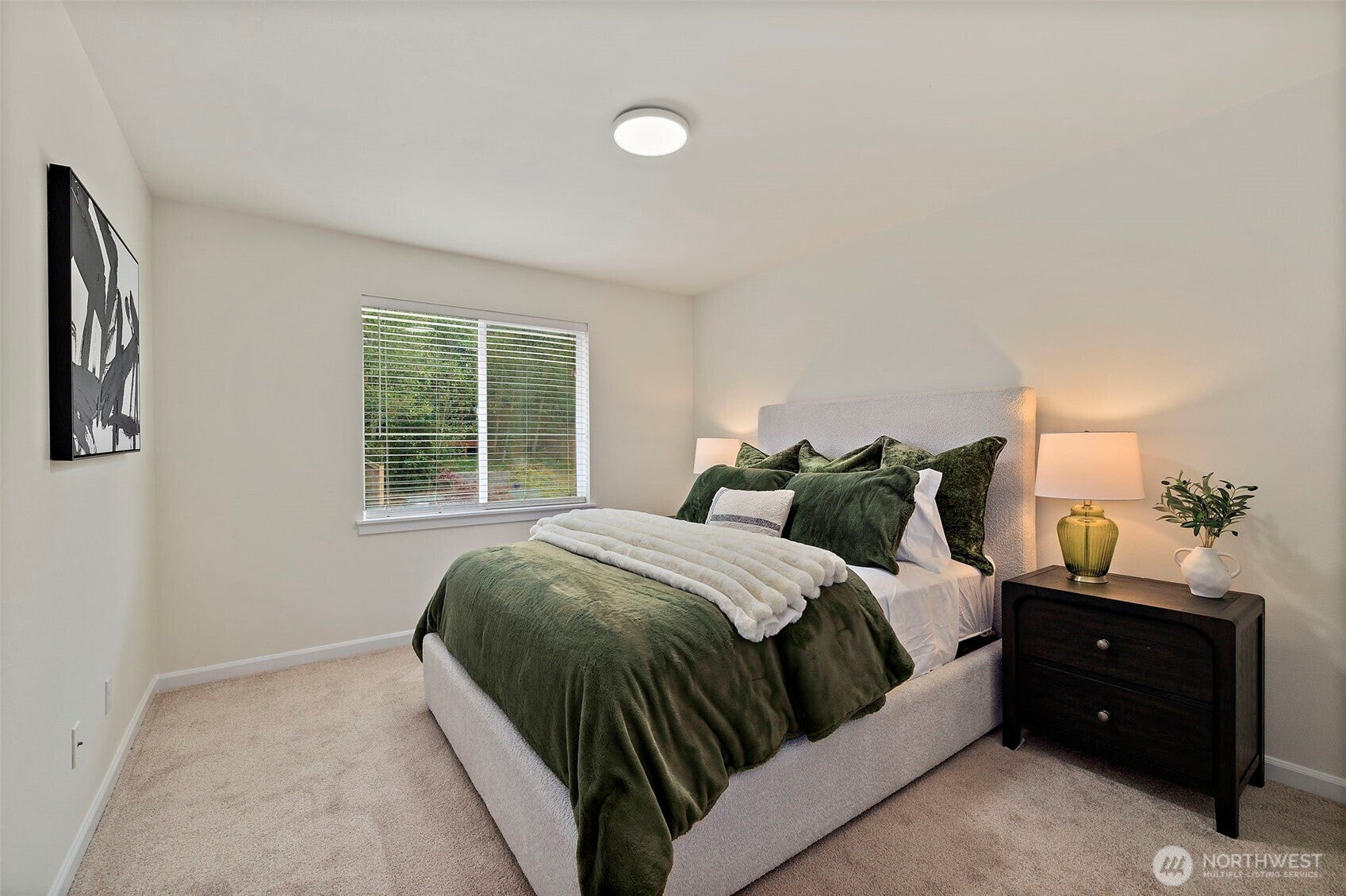 Snoqualmie, Washington, 98065, United States, 4 Bedrooms Bedrooms, ,4 BathroomsBathrooms,Residential,Pending,2009402