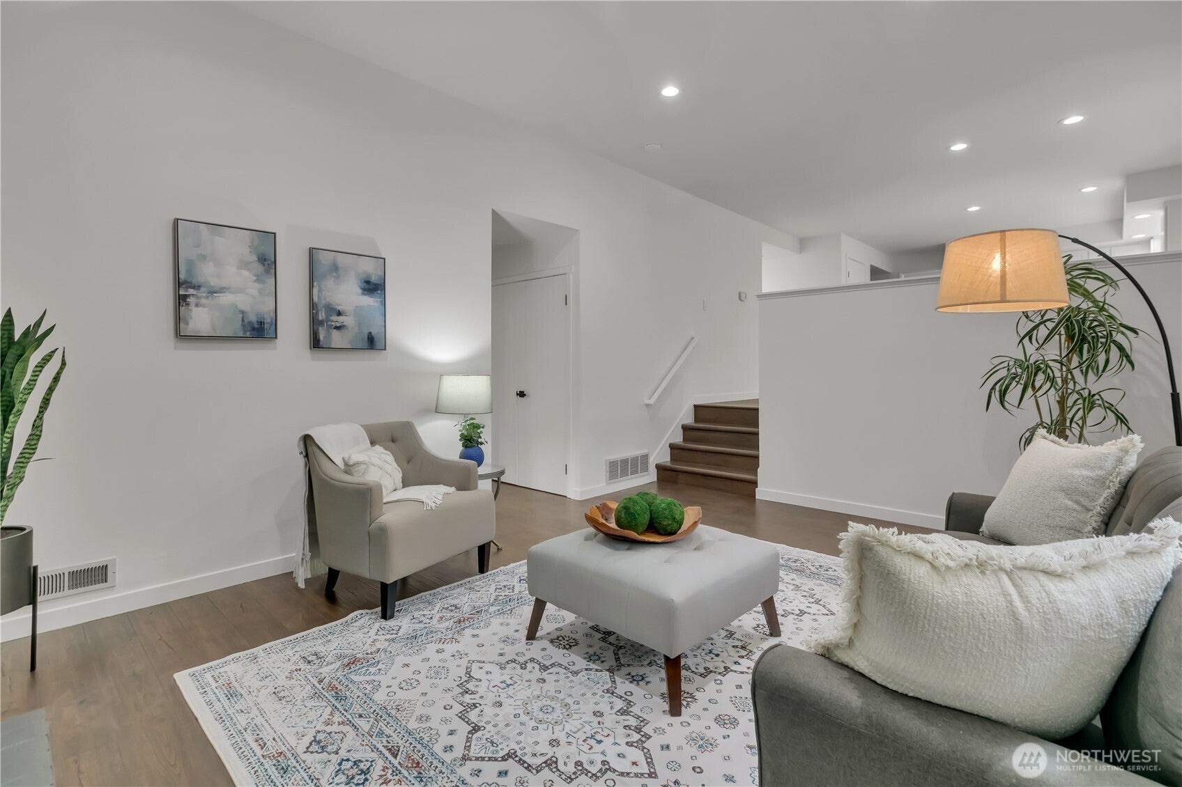 Bellevue, Washington, 98005, United States, 4 Bedrooms Bedrooms, ,3 BathroomsBathrooms,Residential,Active,1988415