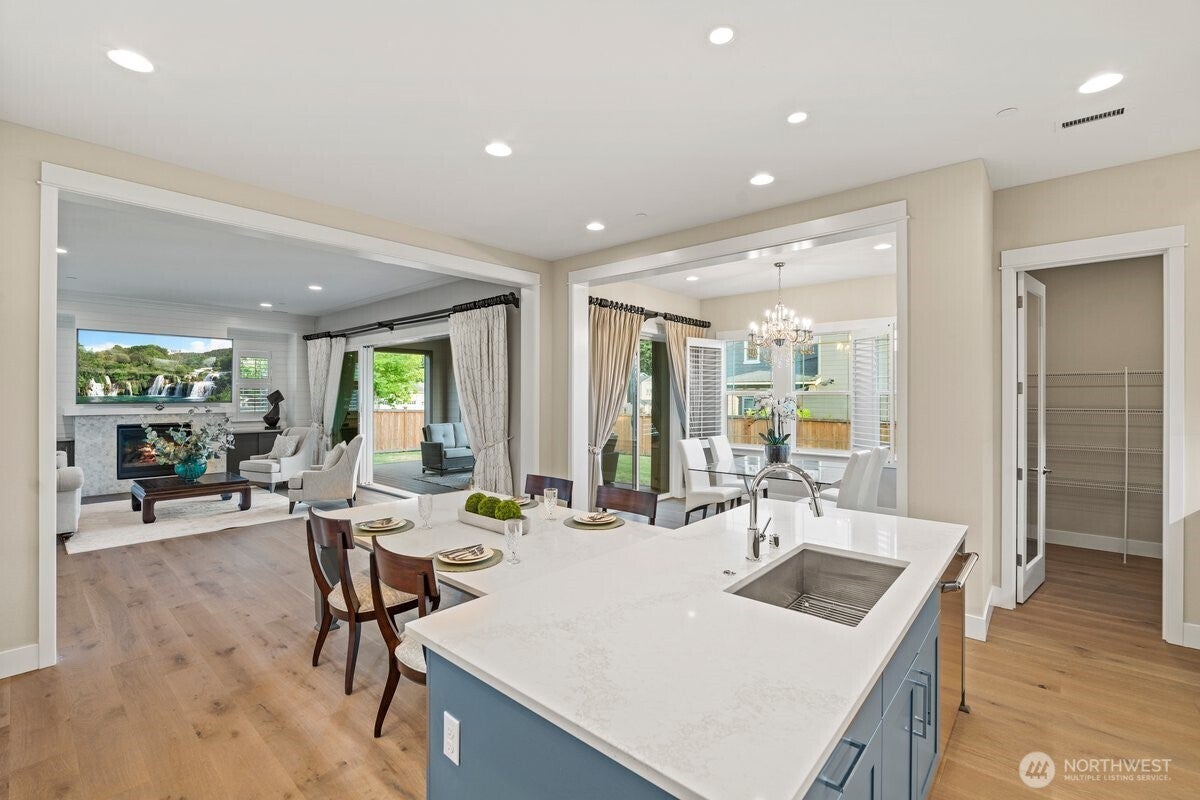 Bothell, Washington, 98021, United States, 4 Bedrooms Bedrooms, ,5 BathroomsBathrooms,Residential,Active,1860296