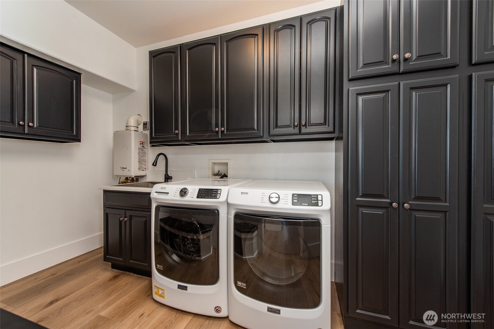 Sequim, Washington, 98382, United States, 3 Bedrooms Bedrooms, ,3 BathroomsBathrooms,Residential,Active,1960147