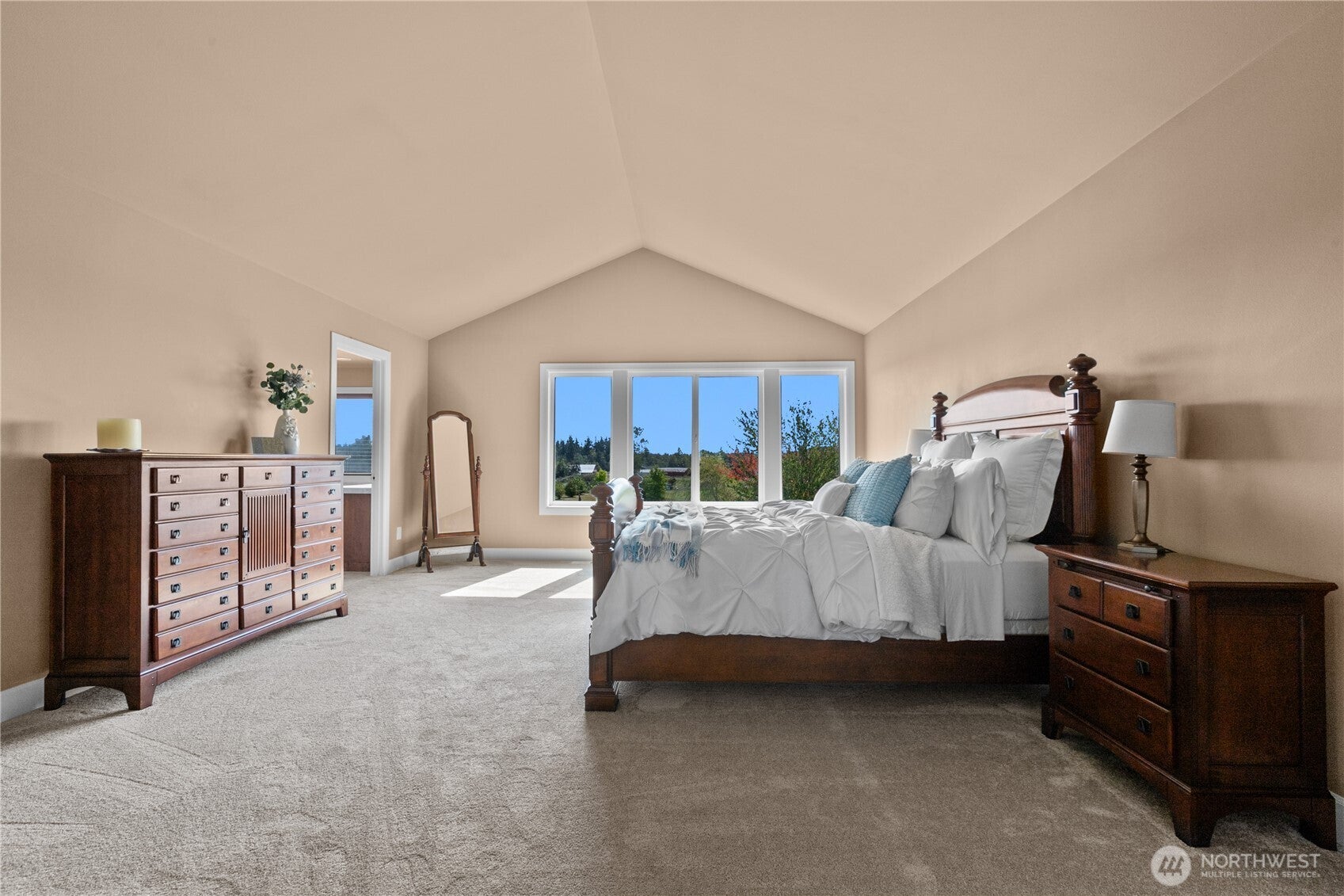 Burlington, Washington, 98233, United States, 4 Bedrooms Bedrooms, ,3 BathroomsBathrooms,Residential,Active,1944052