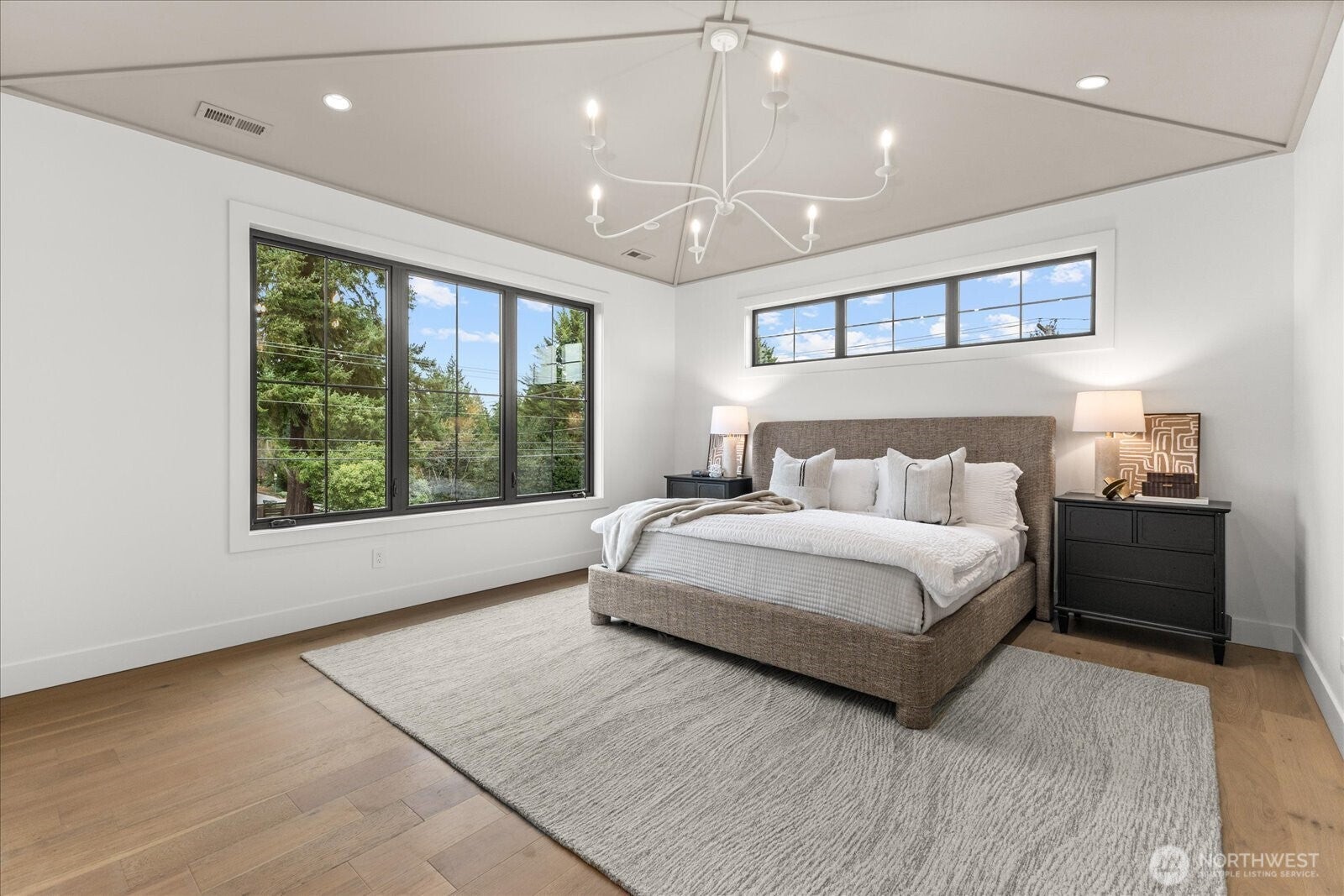 Bellevue, Washington, 98004, United States, 5 Bedrooms Bedrooms, ,6 BathroomsBathrooms,Residential,Active,2002362