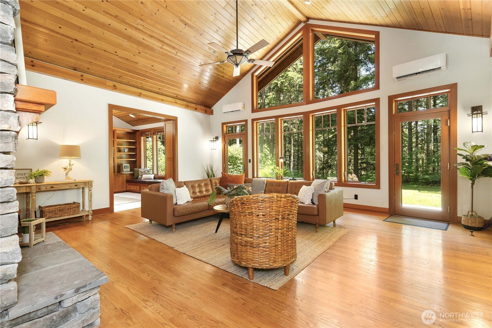 Carnation, Washington, 98014, United States, 3 Bedrooms Bedrooms, ,4 BathroomsBathrooms,Residential,Active,1945355