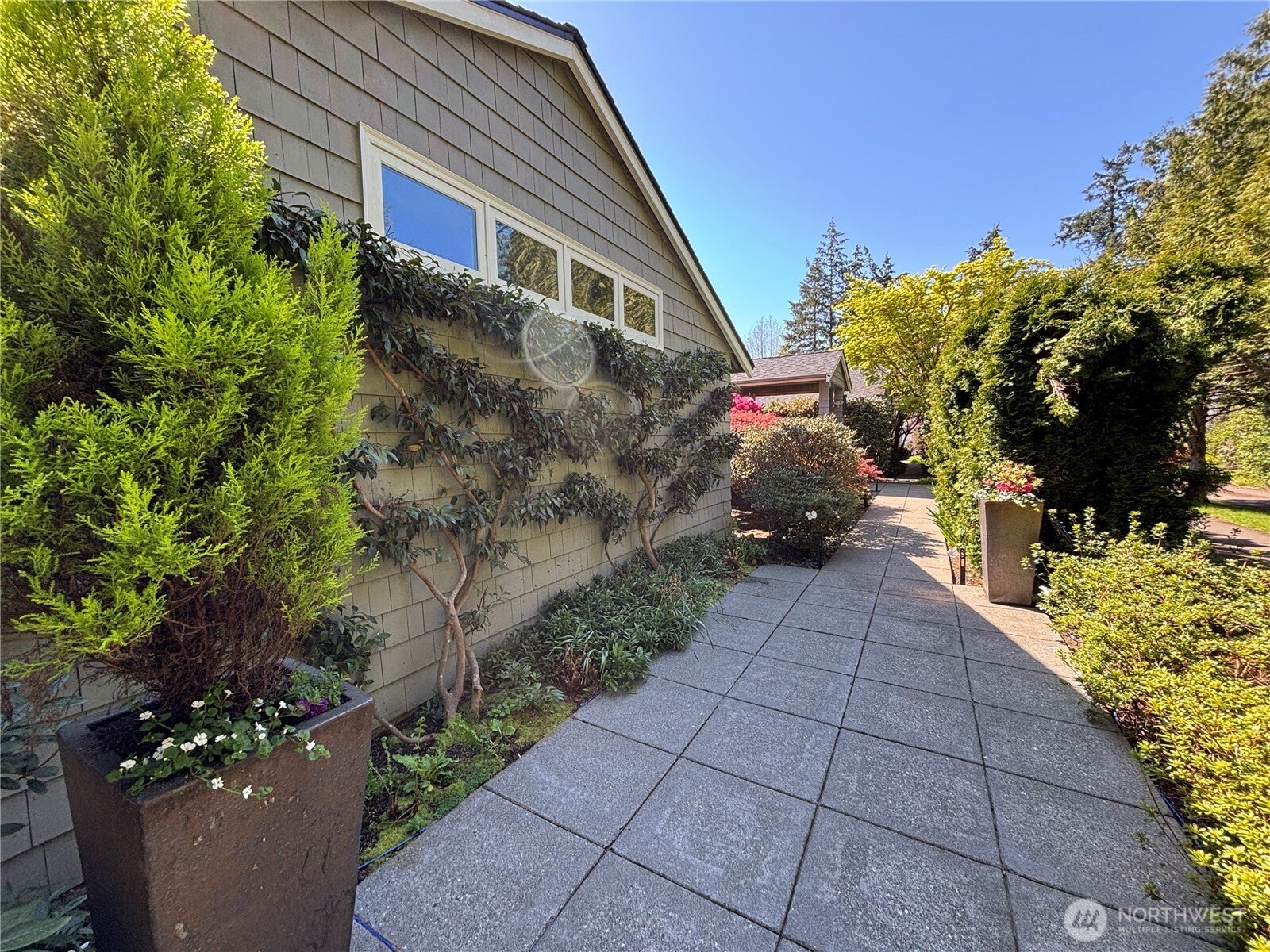 Medina, Washington, 98039, United States, 3 Bedrooms Bedrooms, ,3 BathroomsBathrooms,Residential,Active,1781504