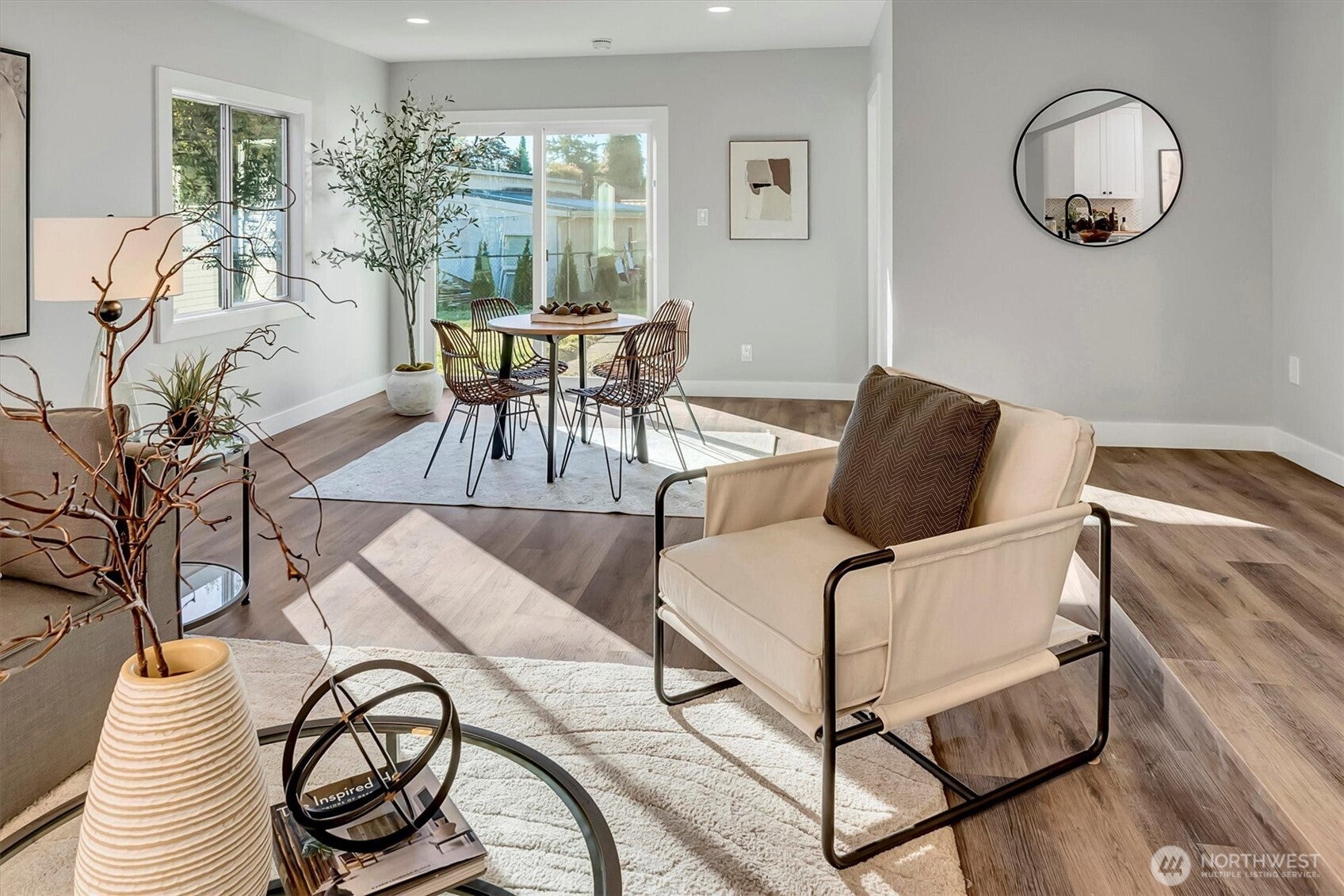 Renton, Washington, 98059, United States, 3 Bedrooms Bedrooms, ,2 BathroomsBathrooms,Residential,Active,1967101