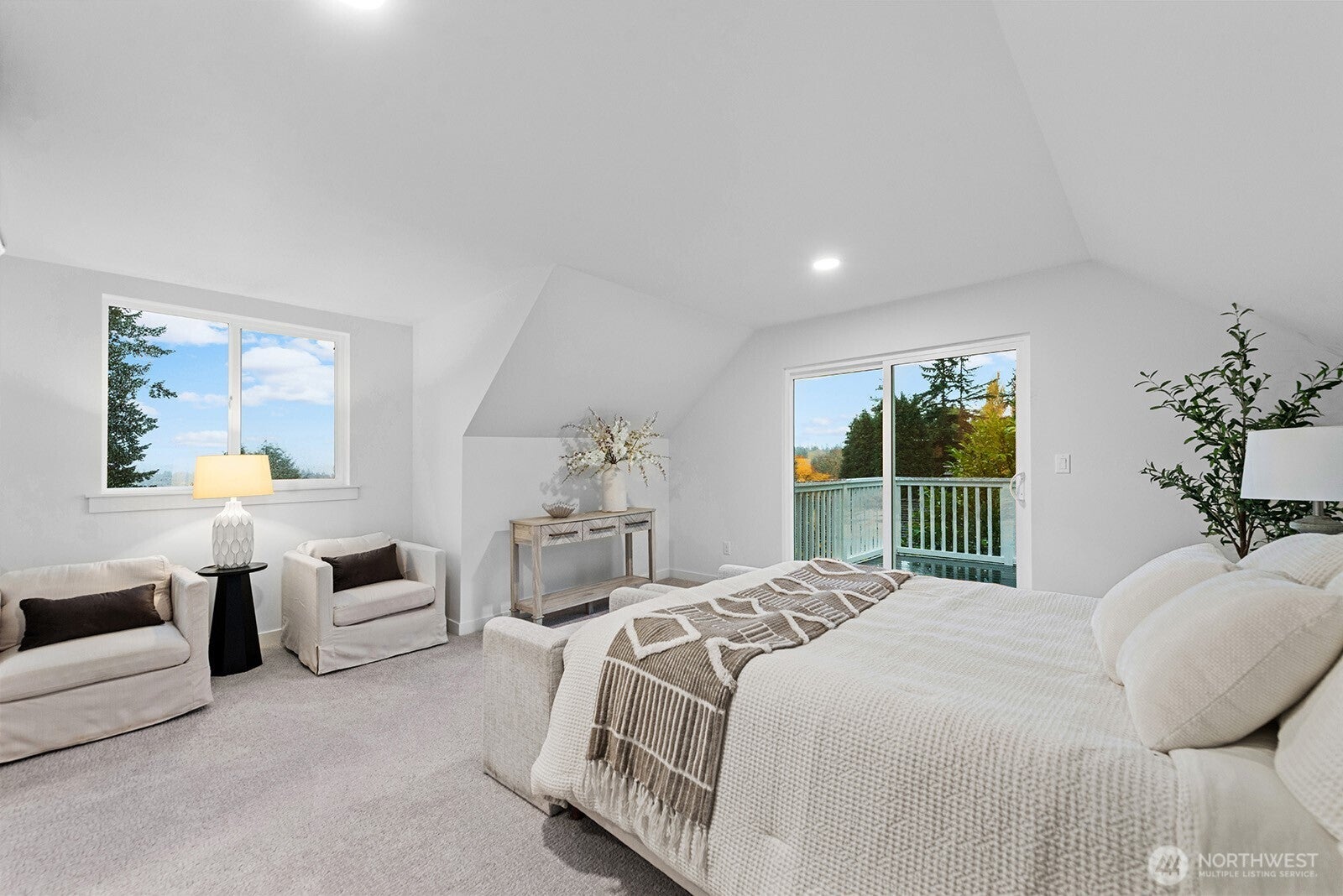 Seattle, Washington, 98125, United States, 4 Bedrooms Bedrooms, ,4 BathroomsBathrooms,Residential,Active,1988448