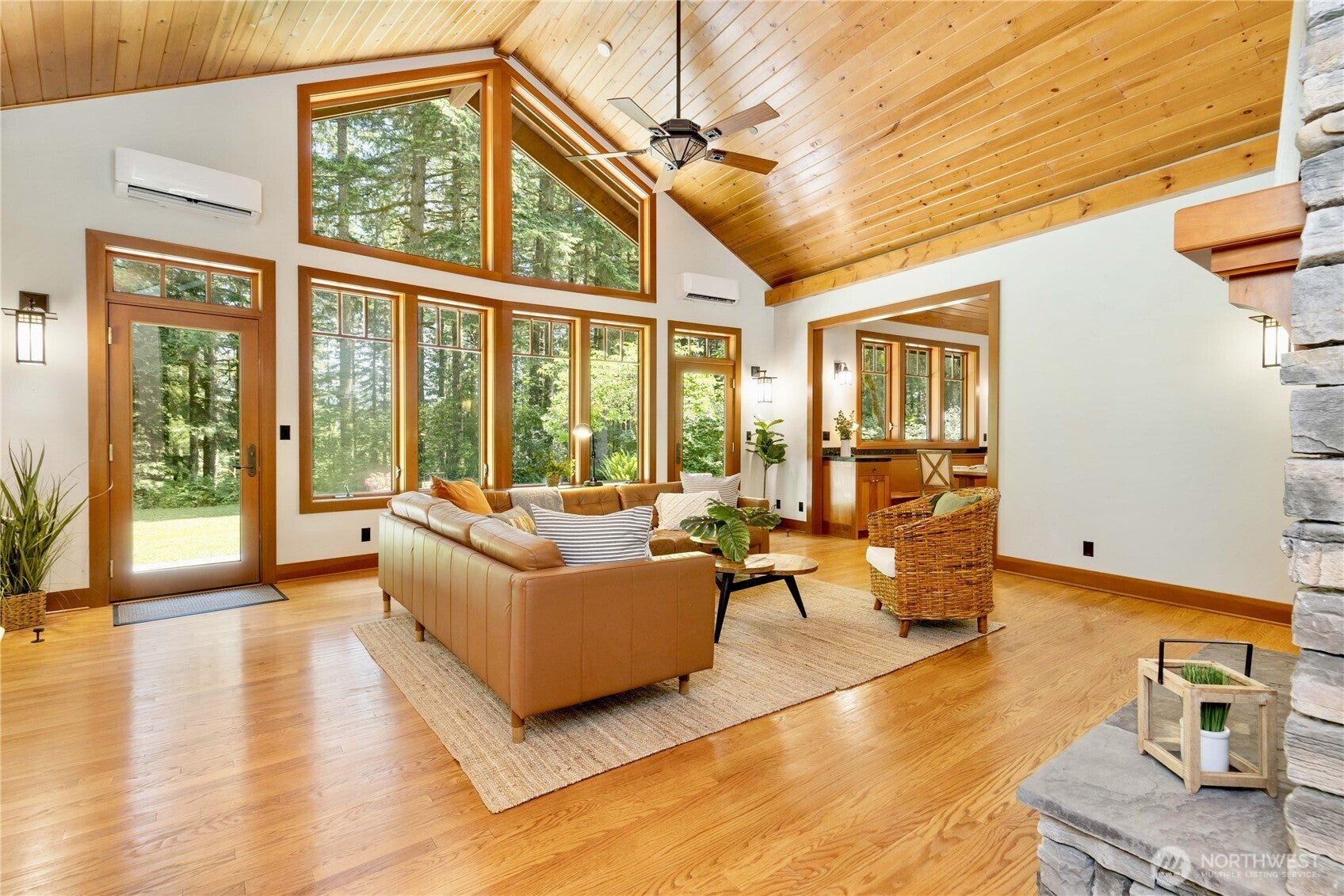 Carnation, Washington, 98014, United States, 3 Bedrooms Bedrooms, ,4 BathroomsBathrooms,Residential,Active,1945355