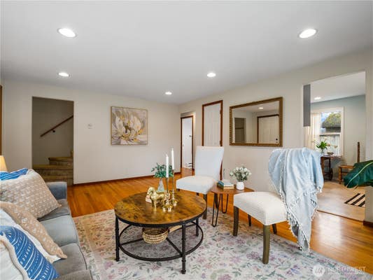 kiruakirua　0922 922 5TH AVE NW, PUYALLUP, WA 98371 | REMAX