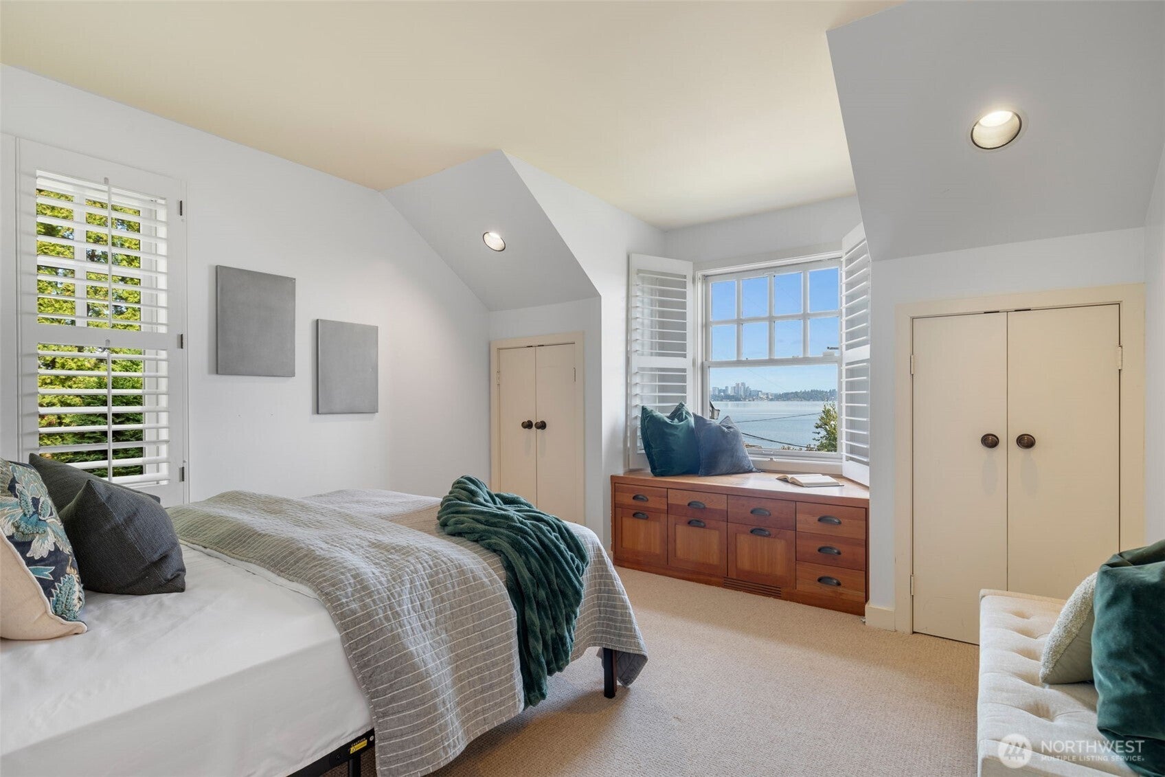 Seattle, Washington, 98144, United States, 5 Bedrooms Bedrooms, ,4 BathroomsBathrooms,Residential,Active,1988732