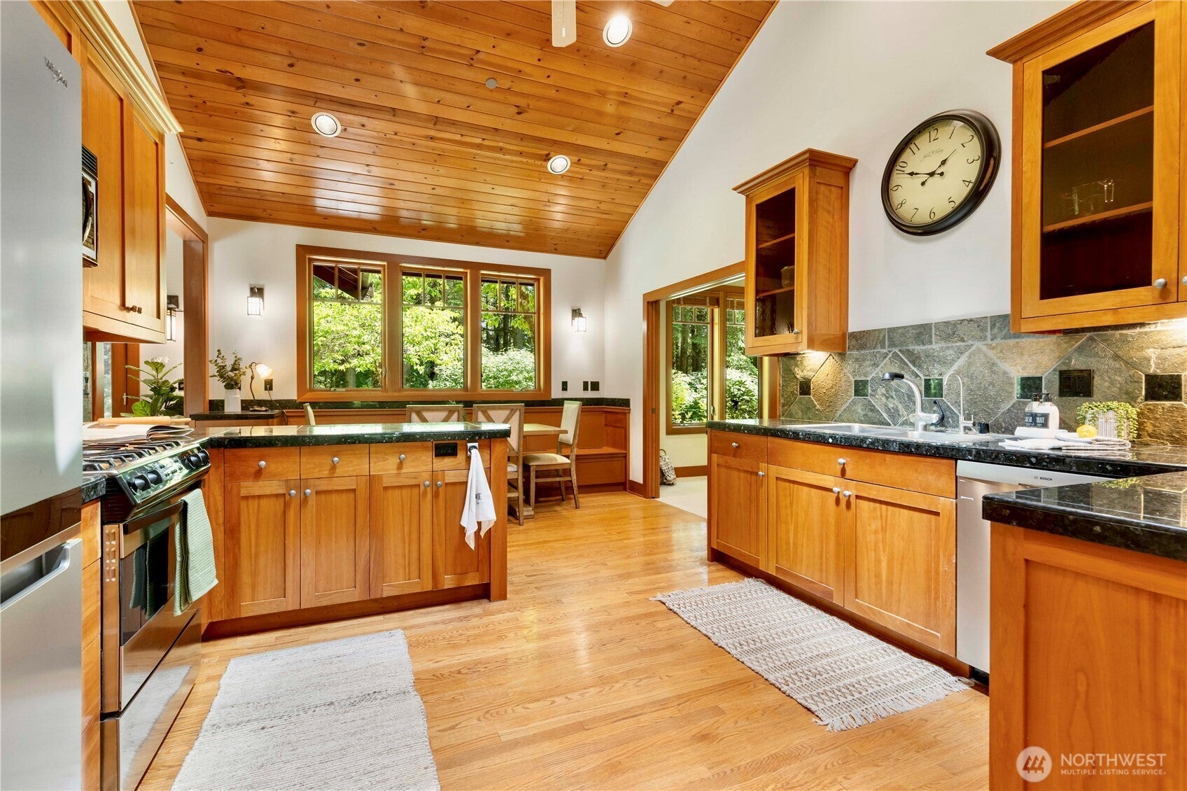 Carnation, Washington, 98014, United States, 3 Bedrooms Bedrooms, ,4 BathroomsBathrooms,Residential,Active,1852686