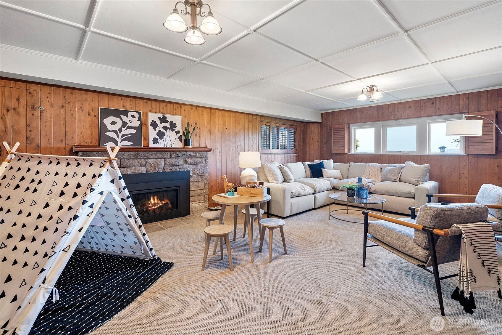 Tacoma, Washington, 98406, United States, 4 Bedrooms Bedrooms, ,4 BathroomsBathrooms,Residential,Active,1952076