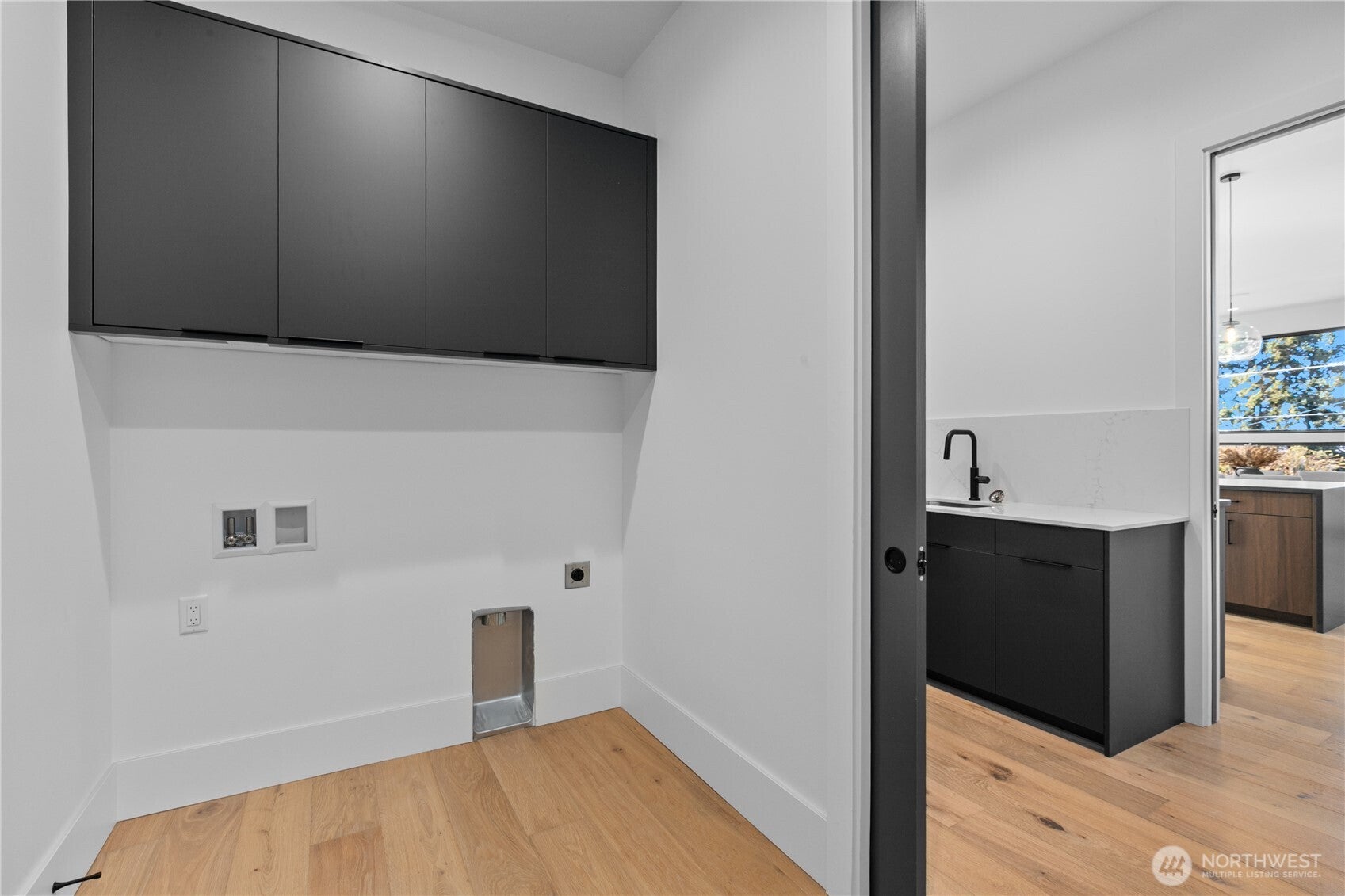 Blaine, Washington, 98230, United States, 3 Bedrooms Bedrooms, ,5 BathroomsBathrooms,Residential,Active,1986880