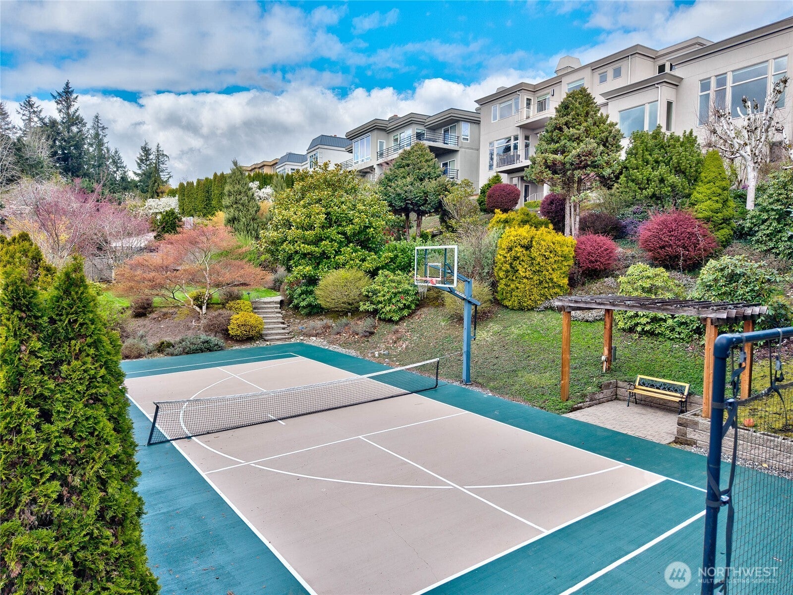 Bellevue, Washington, 98006, United States, 5 Bedrooms Bedrooms, ,6 BathroomsBathrooms,Residential,Active,1871218