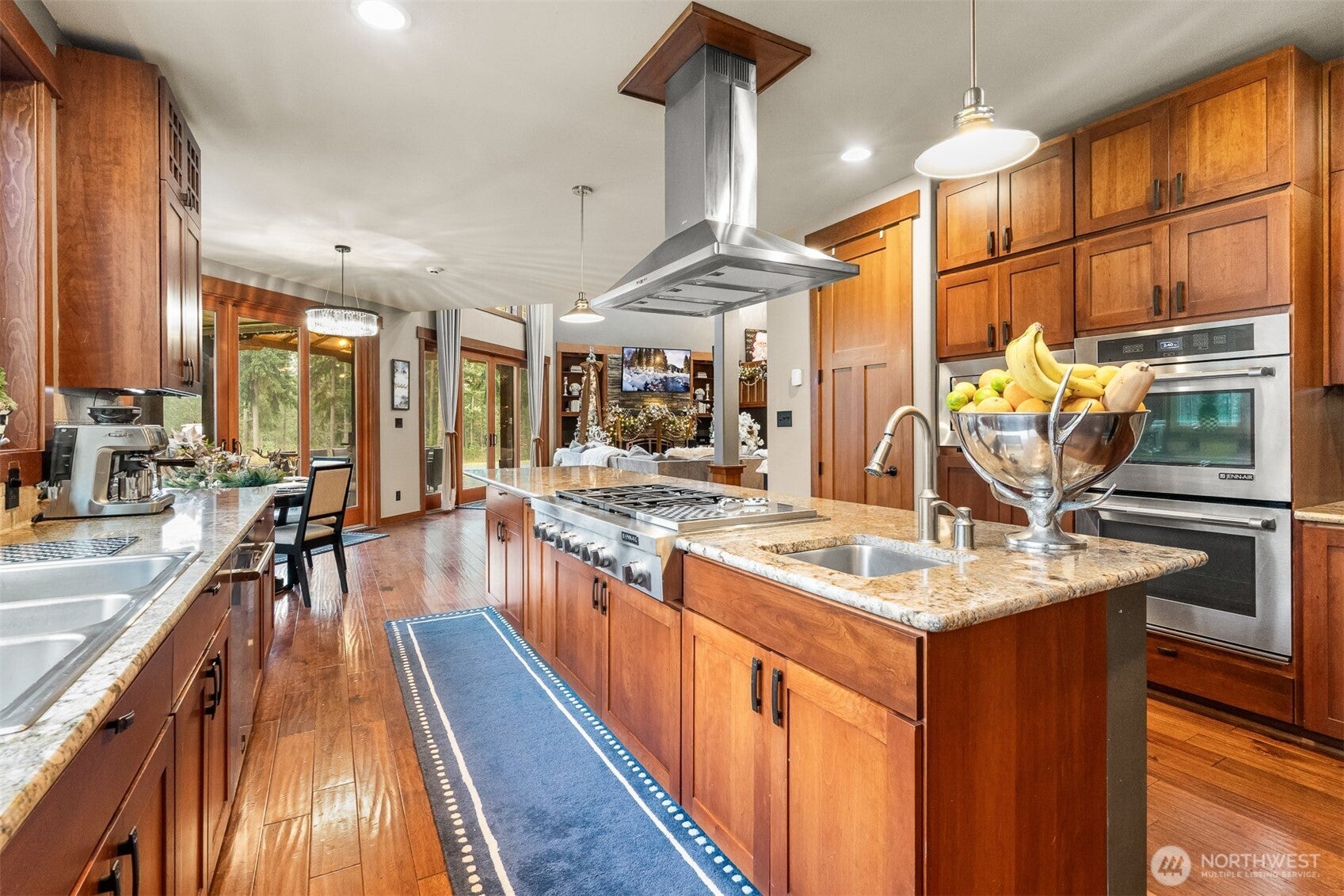 Roy, Washington, 98580, United States, 5 Bedrooms Bedrooms, ,5 BathroomsBathrooms,Residential,Contingent,2007210