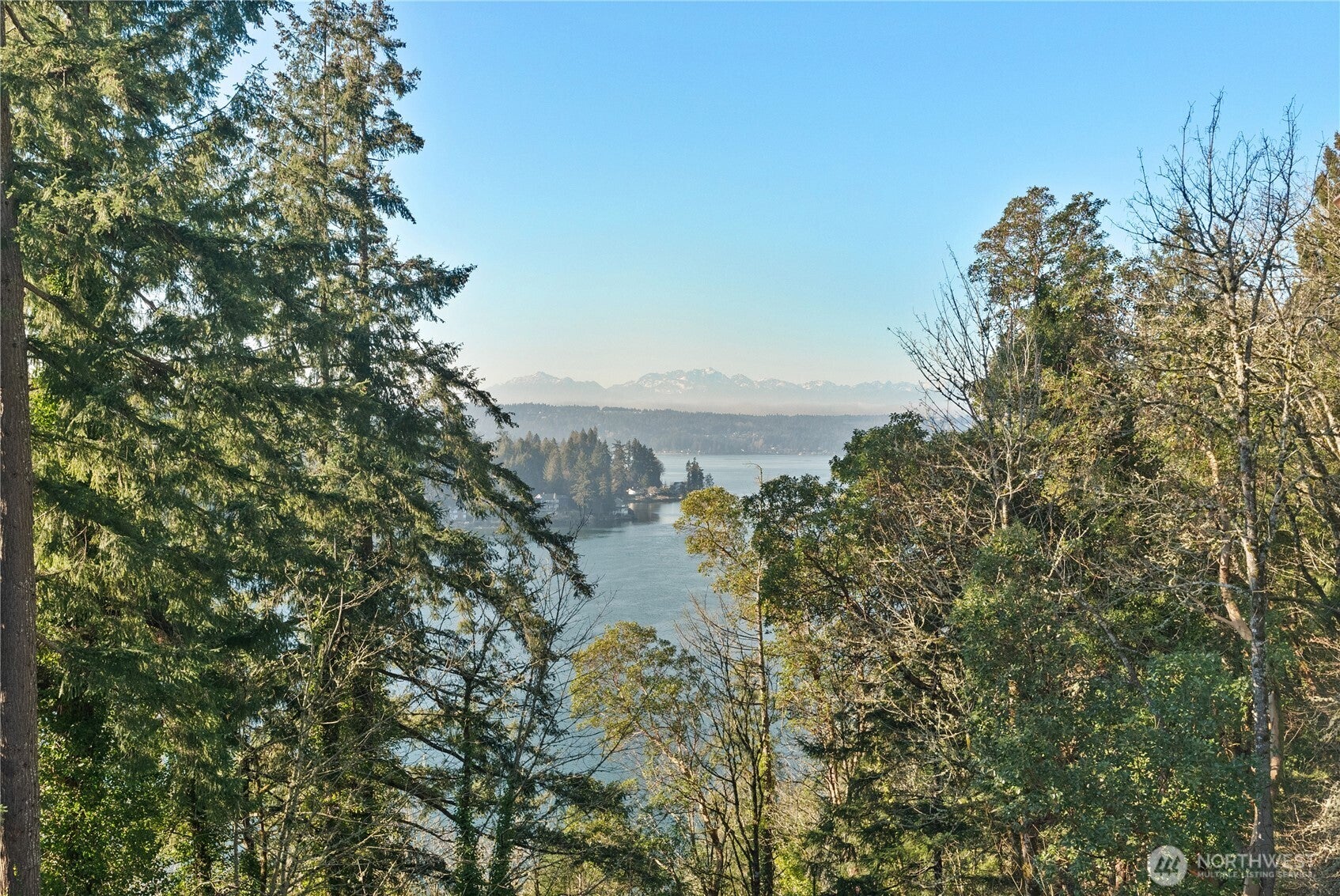 Bremerton, Washington, 98310, United States, 4 Bedrooms Bedrooms, ,4 BathroomsBathrooms,Residential,Active,1894177