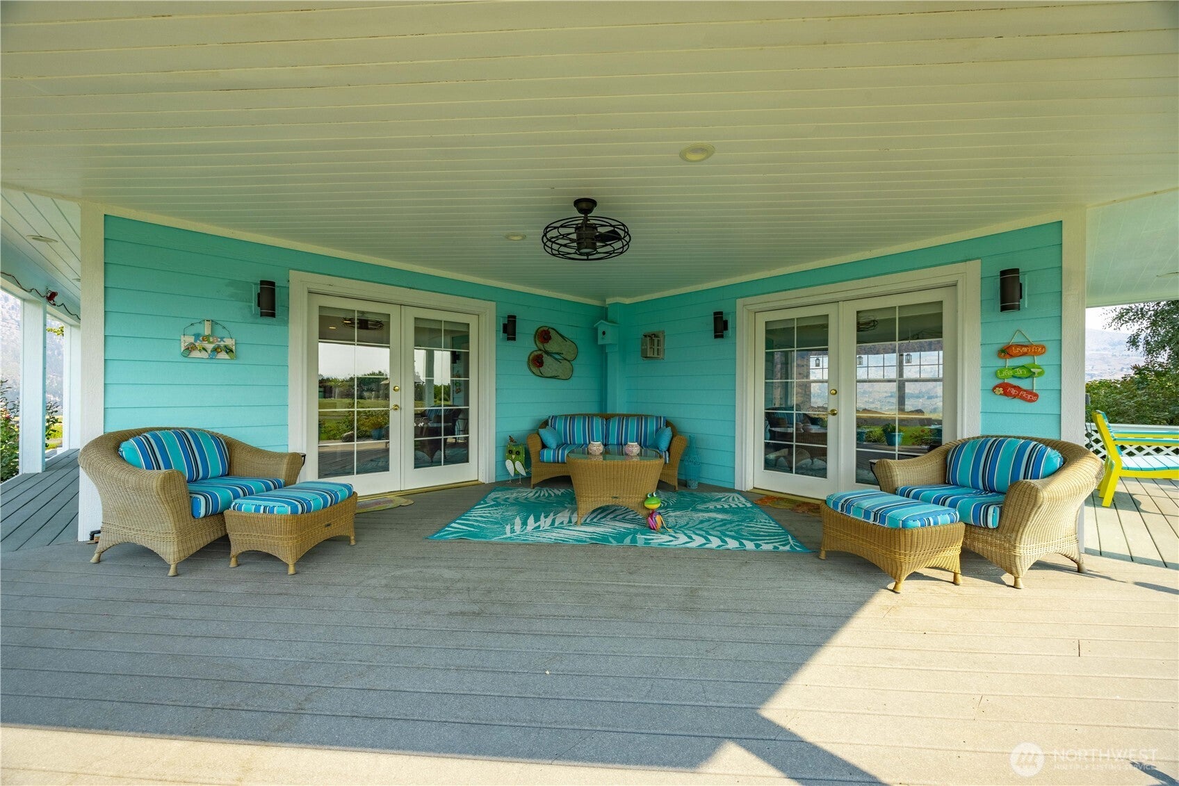 Manson, Washington, 98831, United States, 3 Bedrooms Bedrooms, ,3 BathroomsBathrooms,Residential,Active,1946323