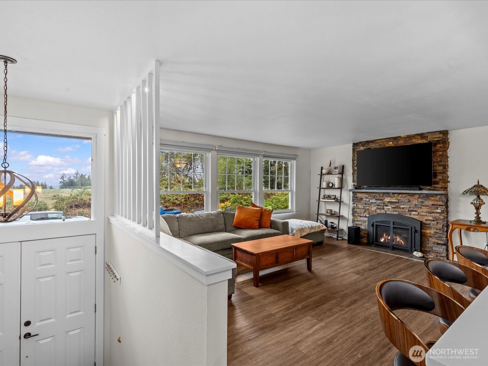 Kirkland, Washington, 98033, United States, 3 Bedrooms Bedrooms, ,3 BathroomsBathrooms,Residential,Active,1941339