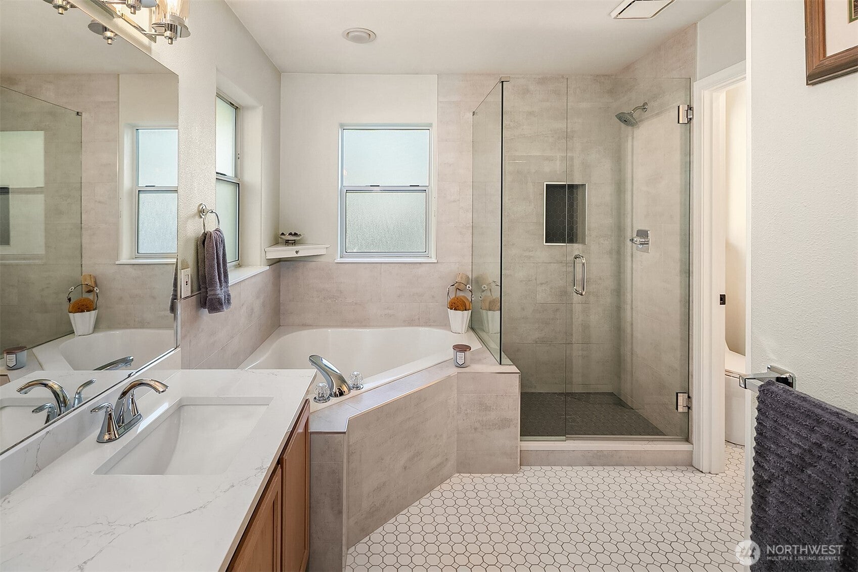 Woodinville, Washington, 98072, United States, 3 Bedrooms Bedrooms, ,3 BathroomsBathrooms,Residential,Active,1945838