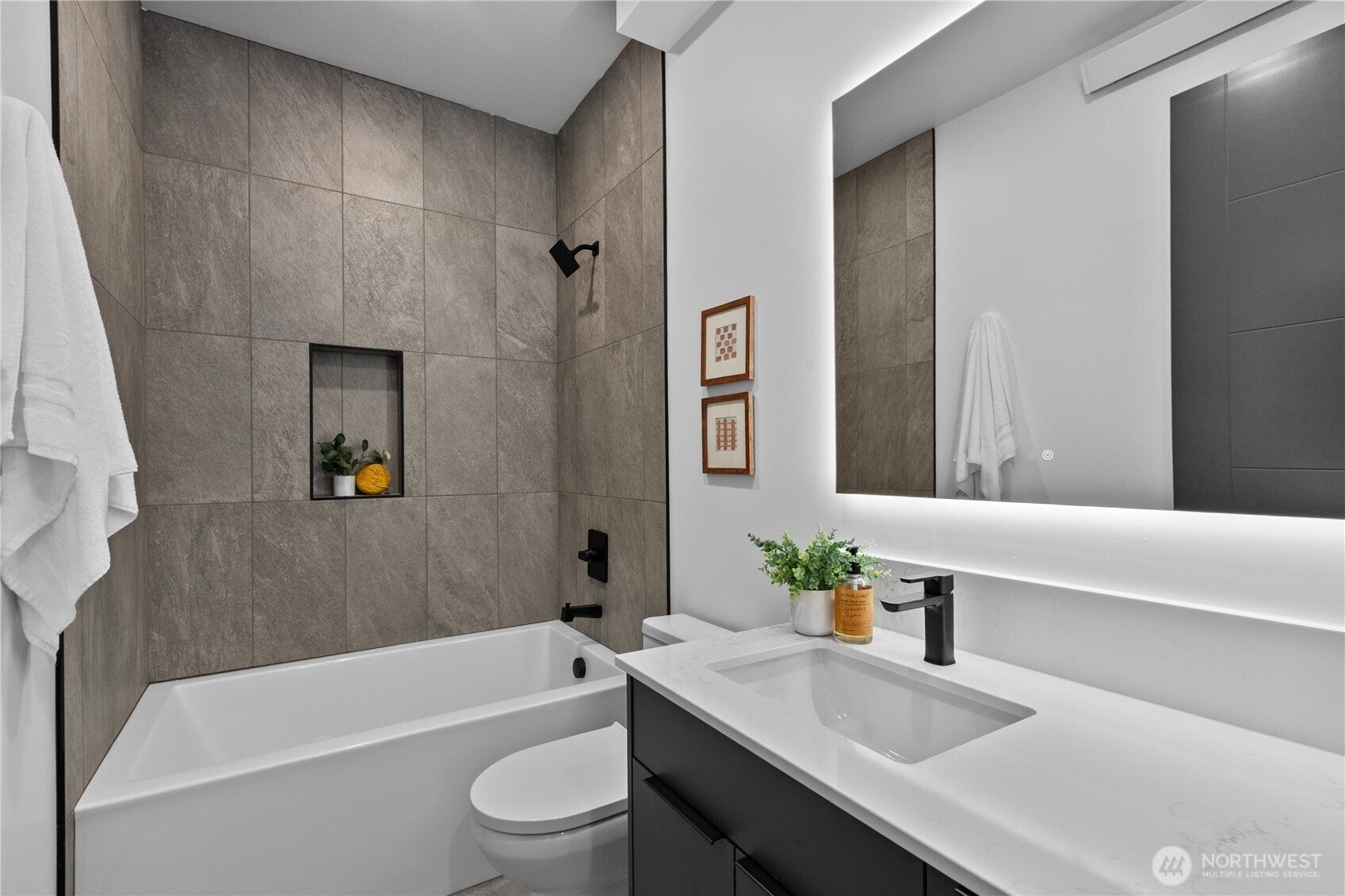 Blaine, Washington, 98230, United States, 3 Bedrooms Bedrooms, ,5 BathroomsBathrooms,Residential,Active,1986880