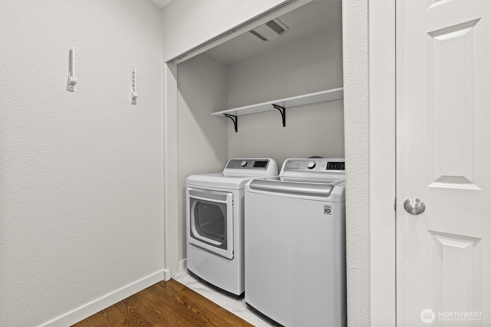 Seattle, Washington, 98118, United States, 4 Bedrooms Bedrooms, ,4 BathroomsBathrooms,Residential,Active,1964271