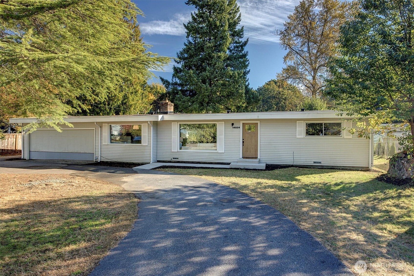 Renton, Washington, 98059, United States, 3 Bedrooms Bedrooms, ,2 BathroomsBathrooms,Residential,Active,1967101