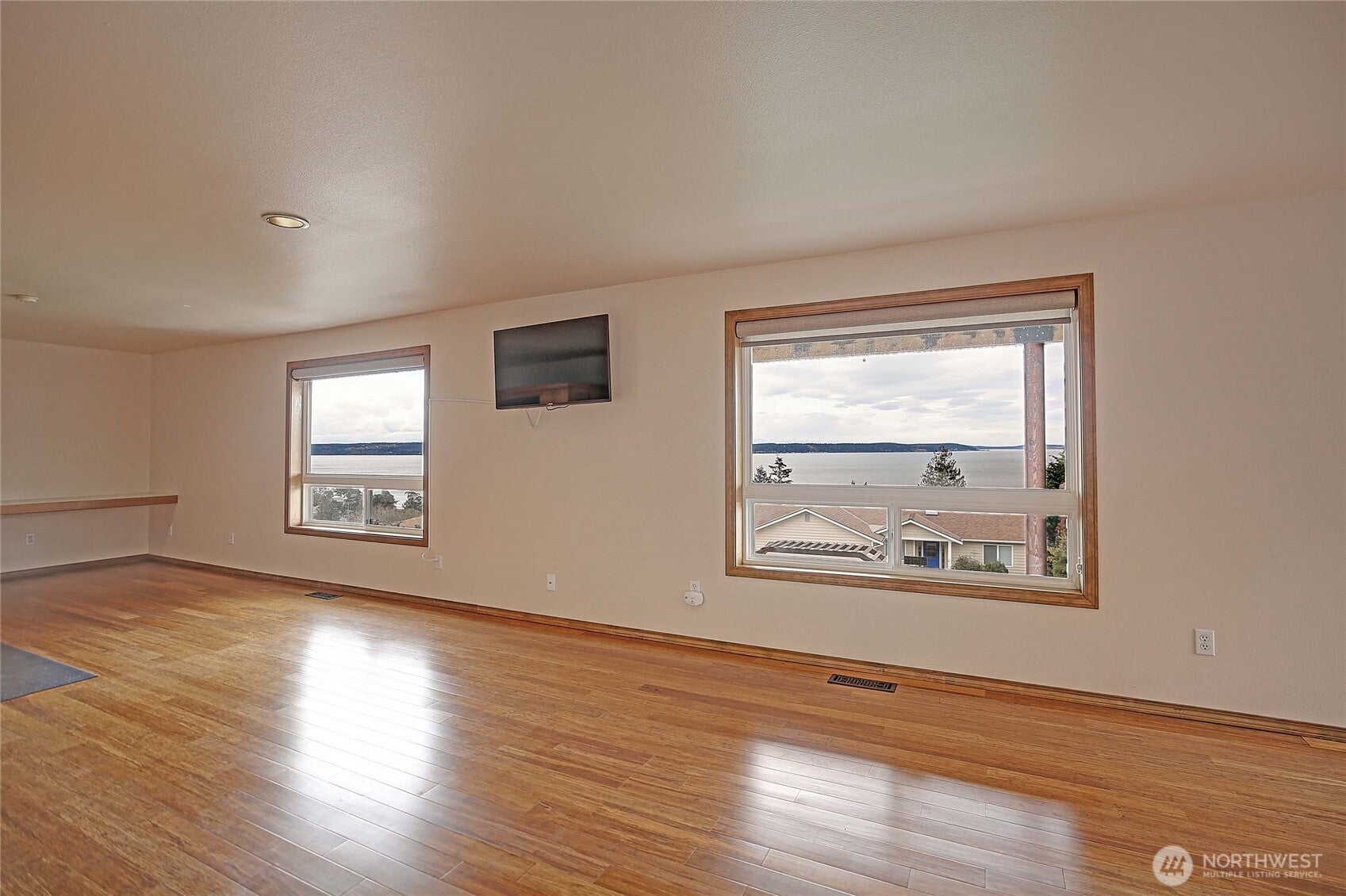 Camano Island, Washington, 98282, United States, 4 Bedrooms Bedrooms, ,3 BathroomsBathrooms,Residential,Active,1973528