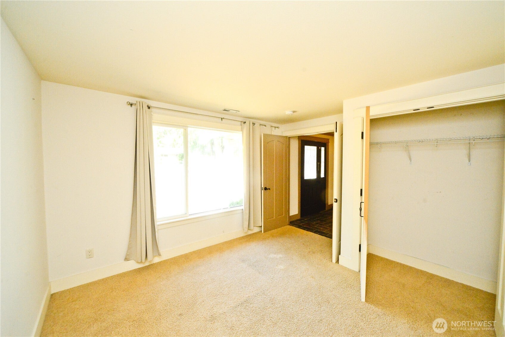 Kirkland, Washington, 98033, United States, 3 Bedrooms Bedrooms, ,2 BathroomsBathrooms,Residential,Active,1945849