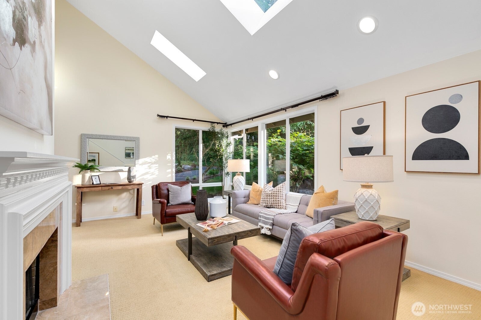 Kirkland, Washington, 98033, United States, 4 Bedrooms Bedrooms, ,3 BathroomsBathrooms,Residential,Active,1909901