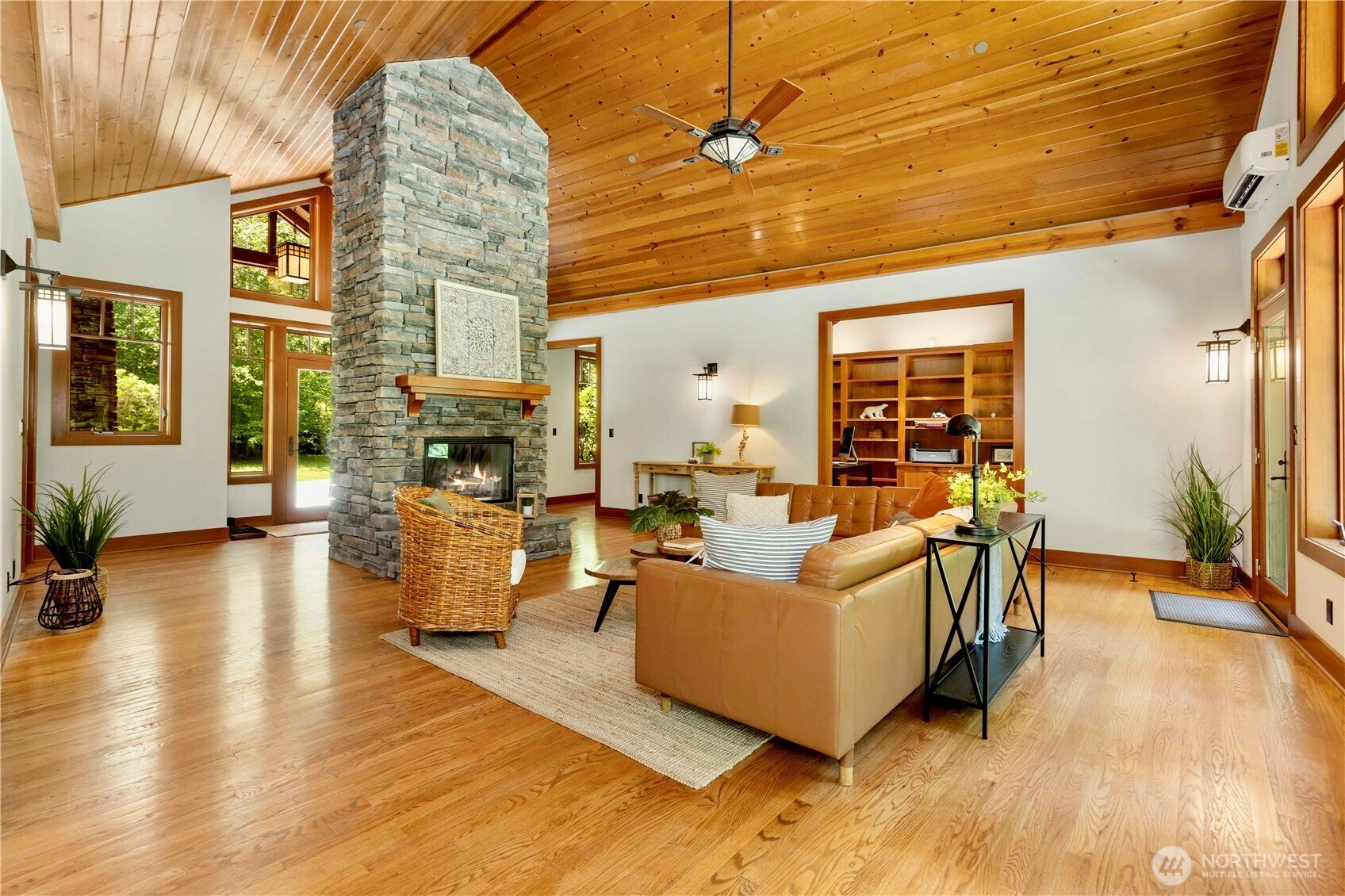 Carnation, Washington, 98014, United States, 3 Bedrooms Bedrooms, ,4 BathroomsBathrooms,Residential,Active,1945355