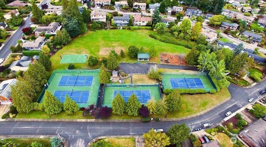 Redmond, Washington, 98052, United States, 4 Bedrooms Bedrooms, ,3 BathroomsBathrooms,Residential,Active,1863316