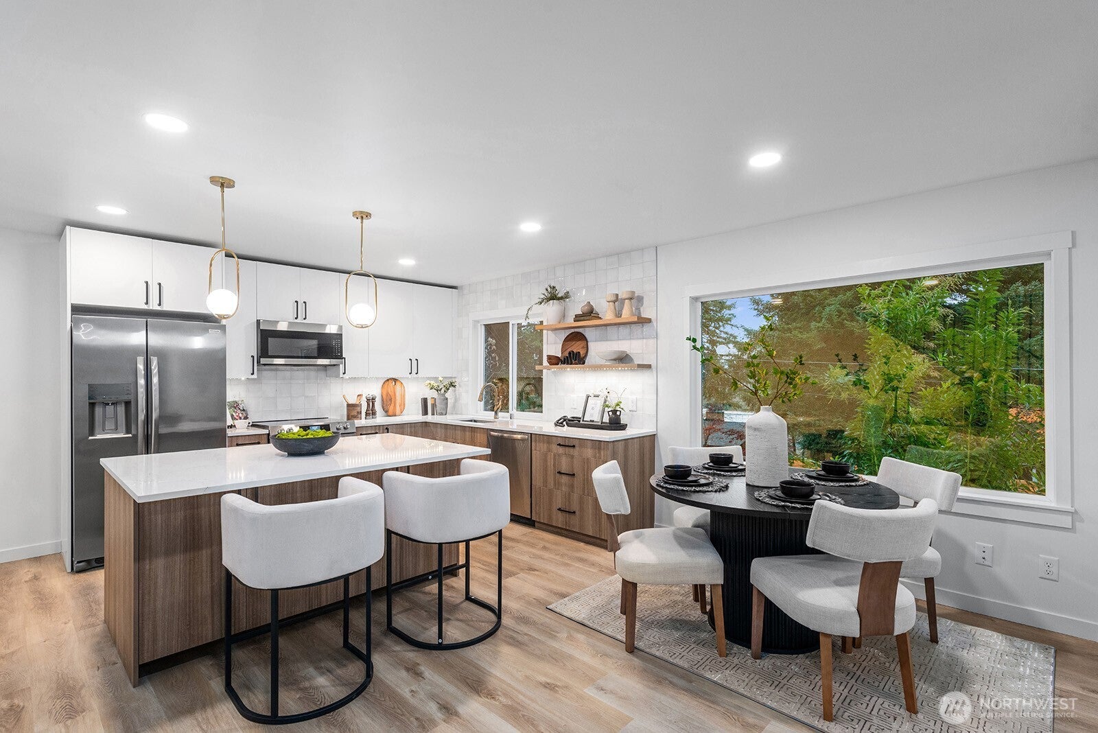 Seattle, Washington, 98125, United States, 4 Bedrooms Bedrooms, ,4 BathroomsBathrooms,Residential,Active,1988485