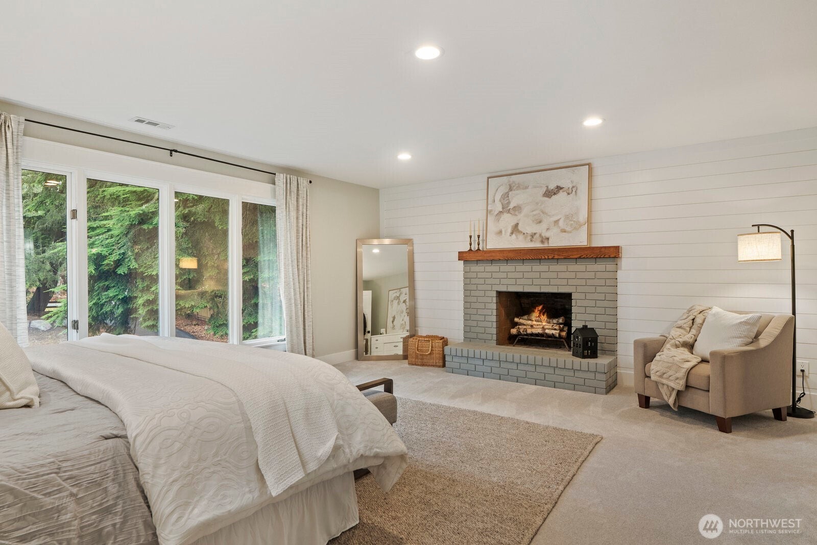 Woodinville, Washington, 98077, United States, 4 Bedrooms Bedrooms, ,4 BathroomsBathrooms,Residential,Active,2001351